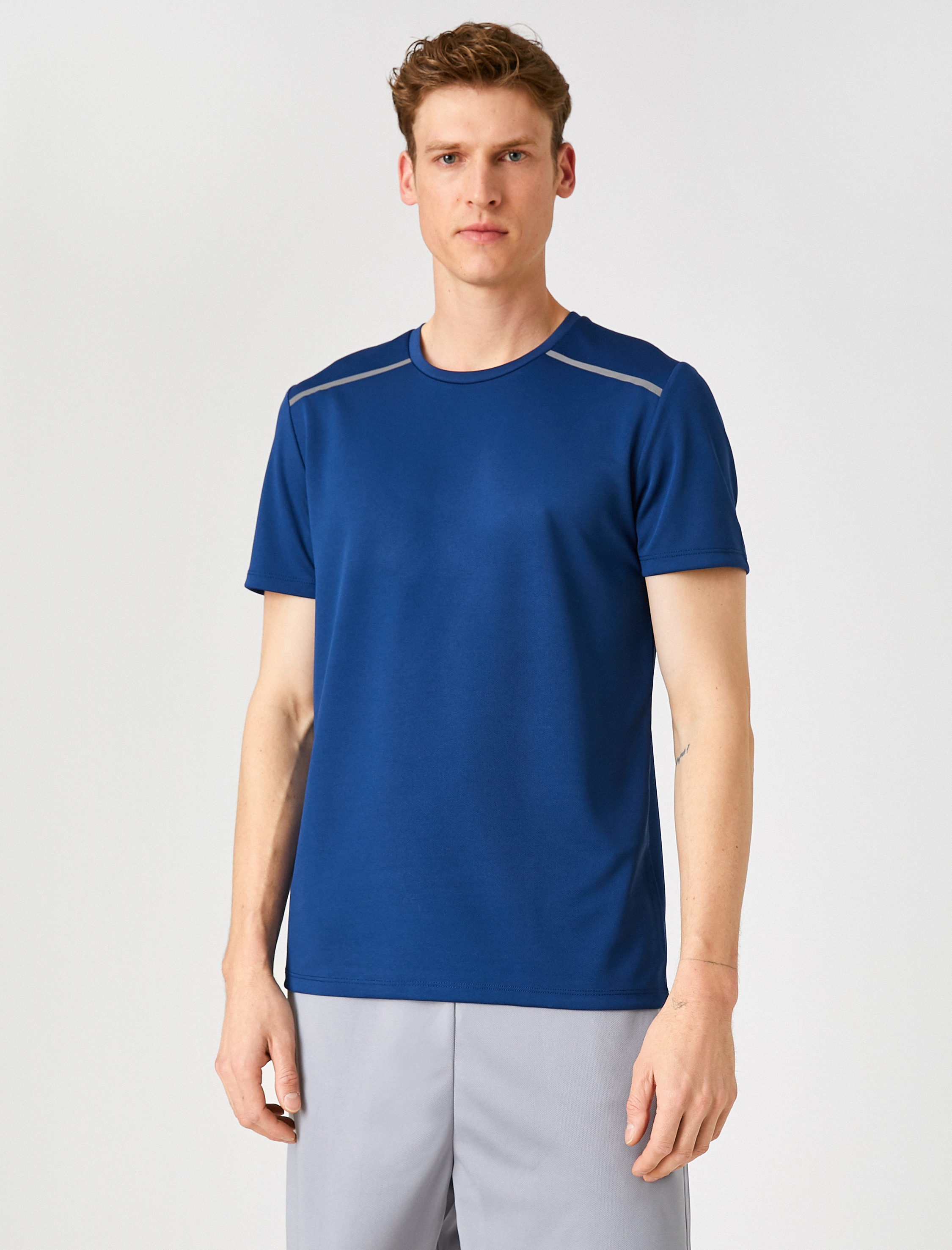   Baskı Detaylı Spor Tişört