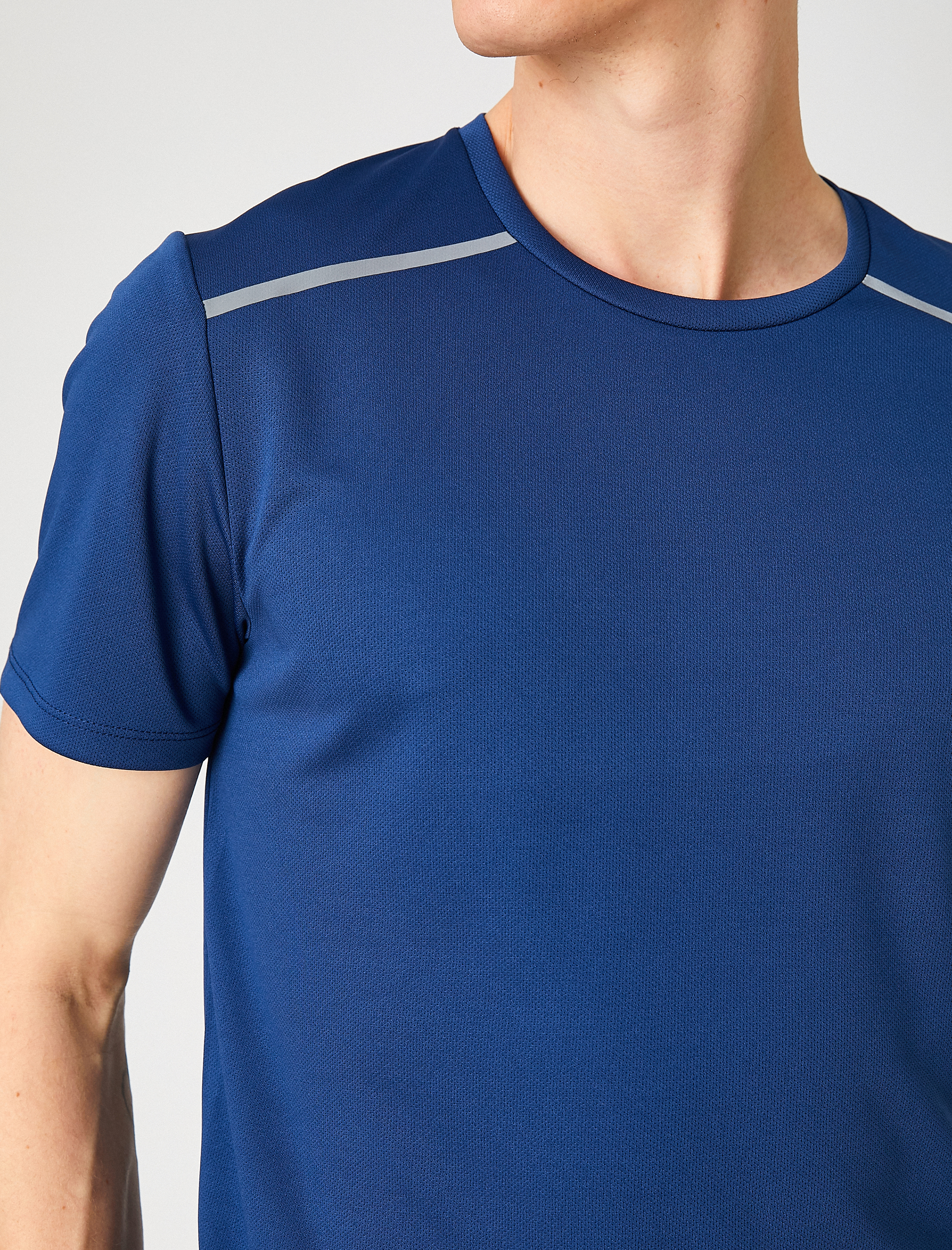   Baskı Detaylı Spor Tişört