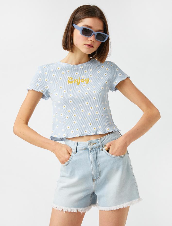  Kısa Kollu Çiçek Baskılı Tişört