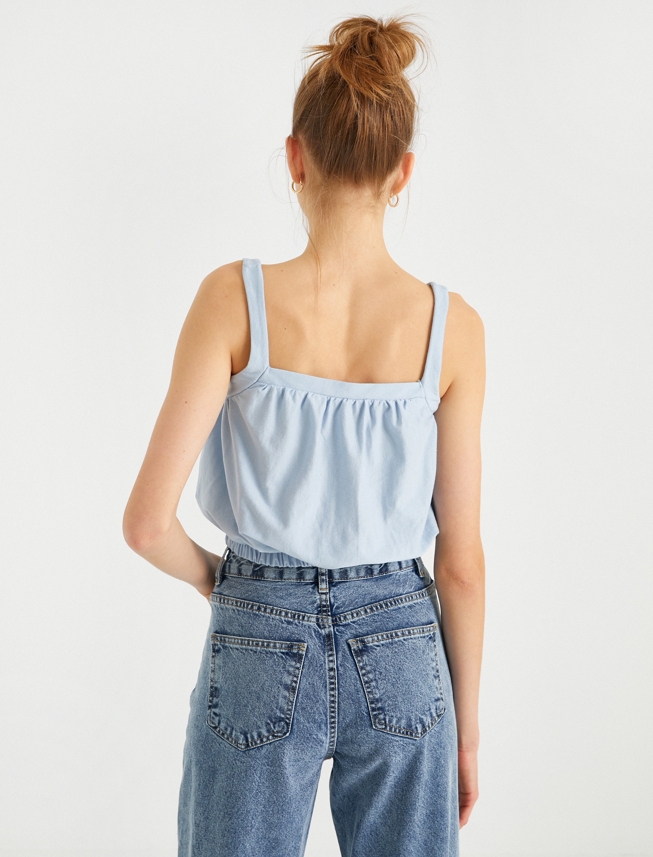   Düğme Detaylı Atlet