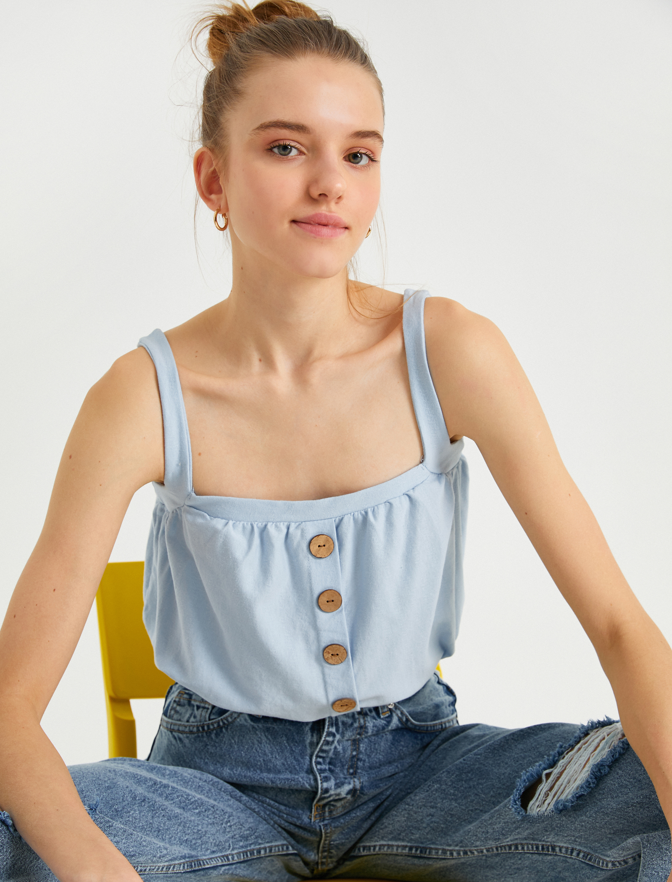   Düğme Detaylı Atlet