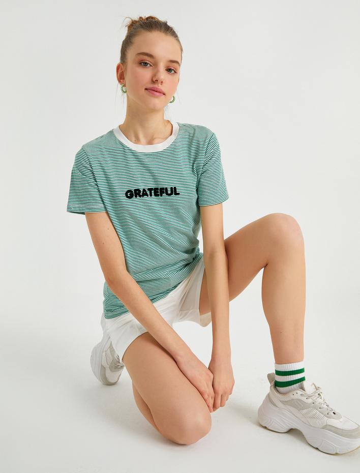  Kısa Kollu Tişört