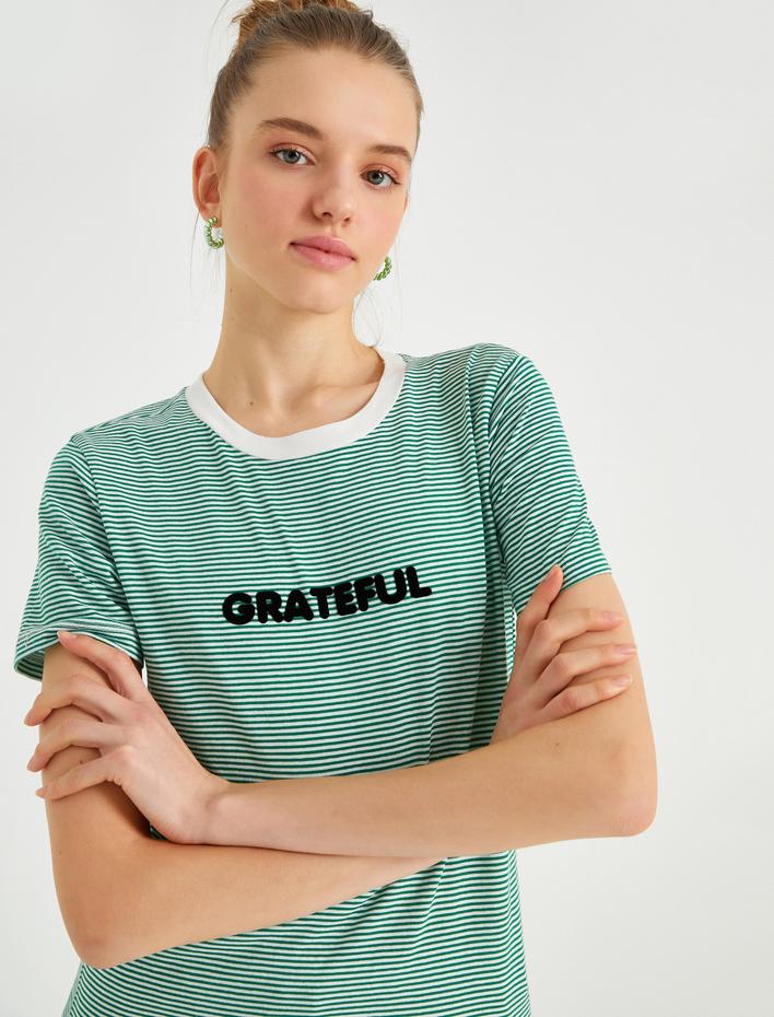  Kısa Kollu Tişört