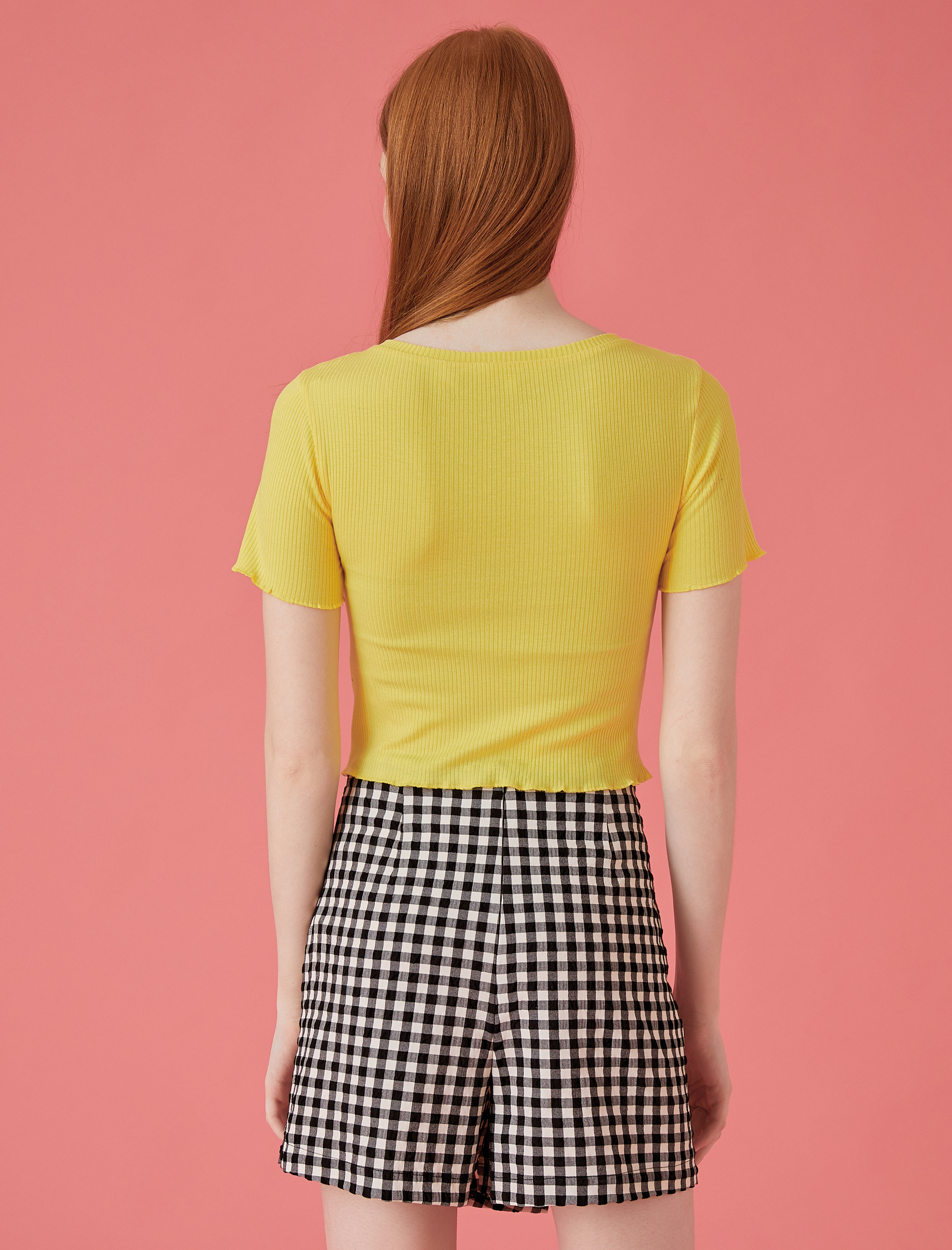   Crop Tişört Fırfır Detaylı Fitilli V Yaka