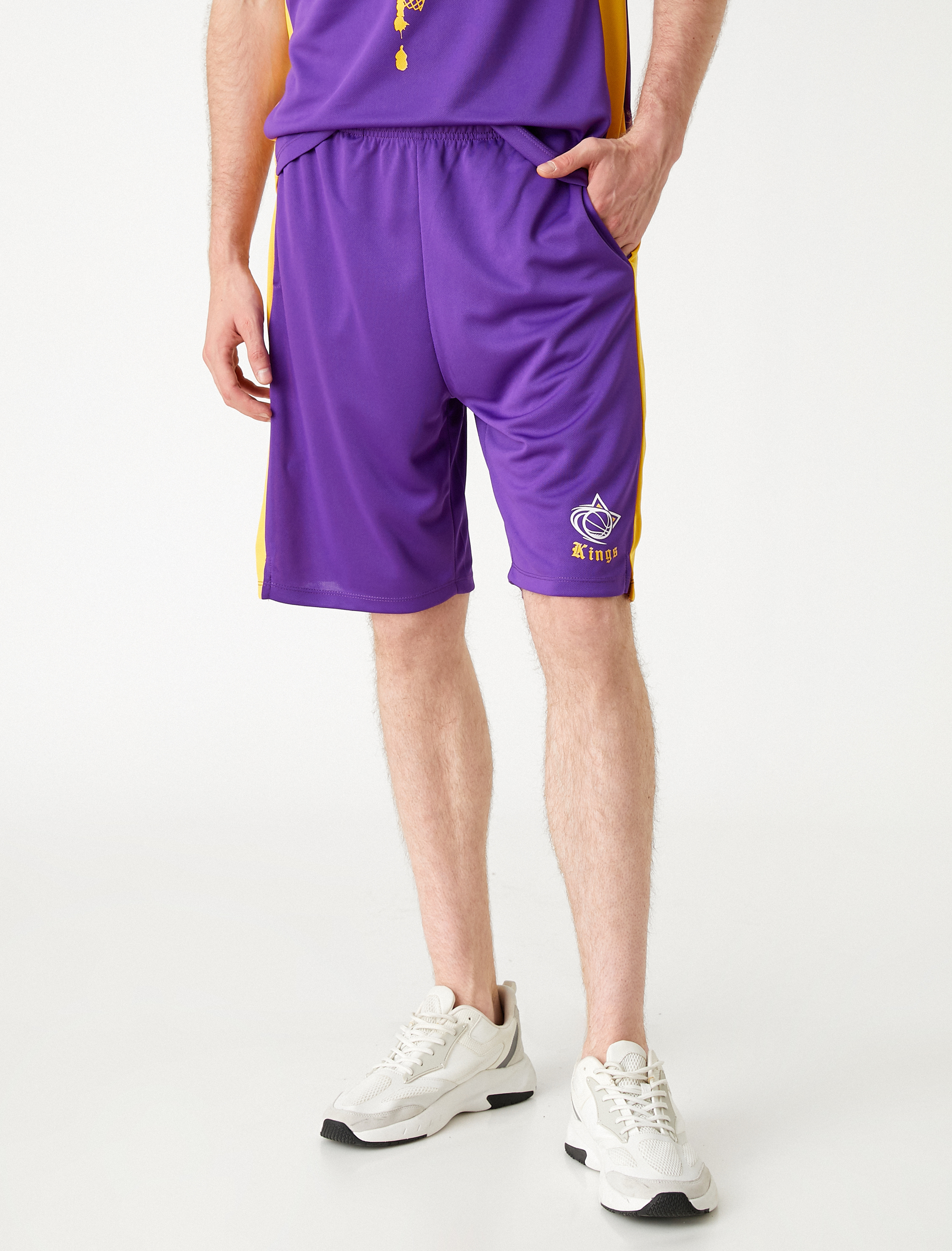   Baskılı Şerit Detaylı Şort