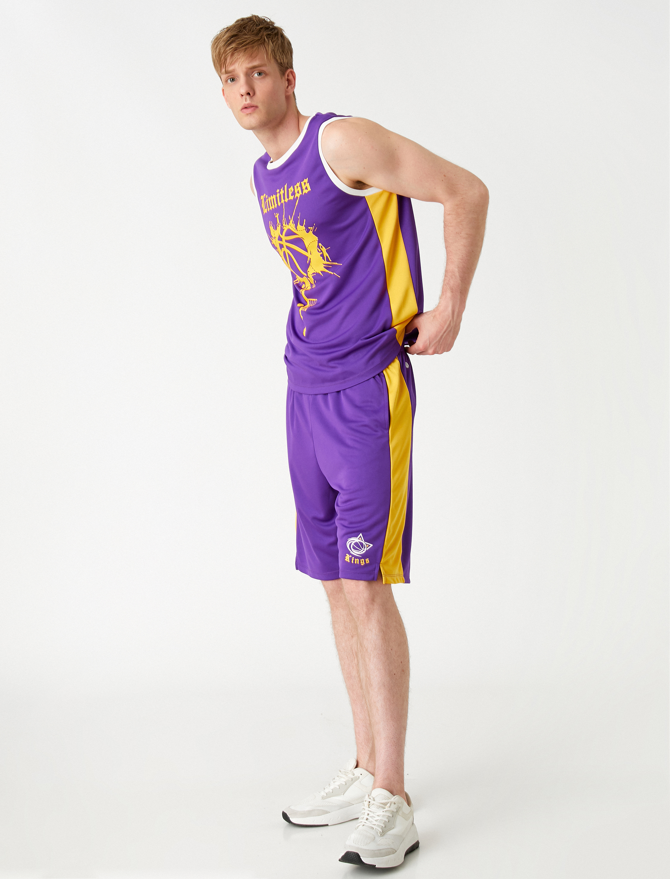   Baskılı Şerit Detaylı Şort