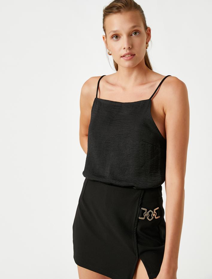  İnce Askılı Kare Yaka Atlet Saten Görünümlü