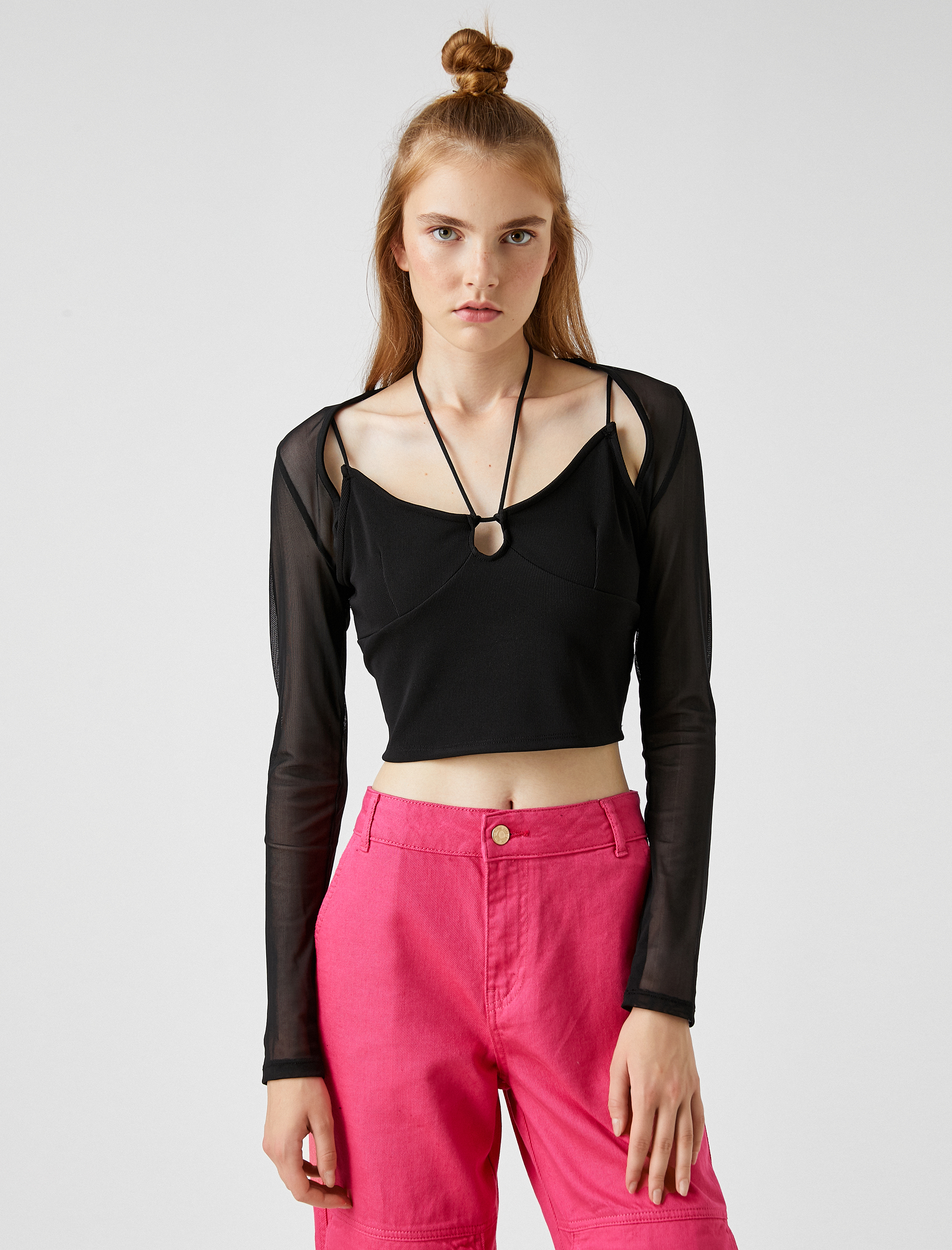   Uzun Kollu Tişört Crop Pencere Detaylı