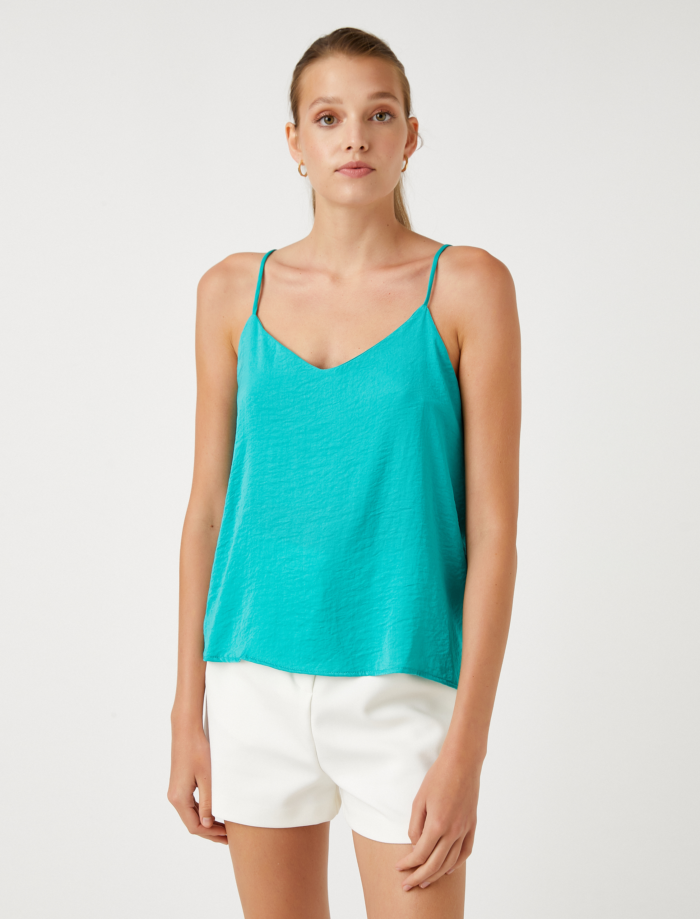   İnce Askılı Atlet V Yaka Saten Görünümlü