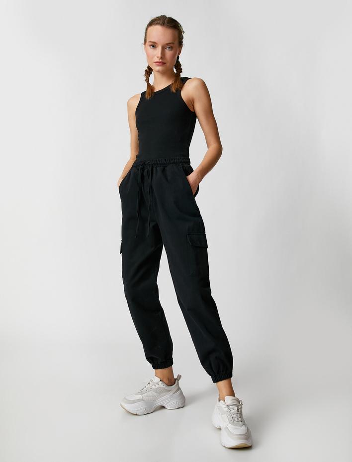  Kargo Pantolon Beli Bağcıklı Yanları Cep Detaylı