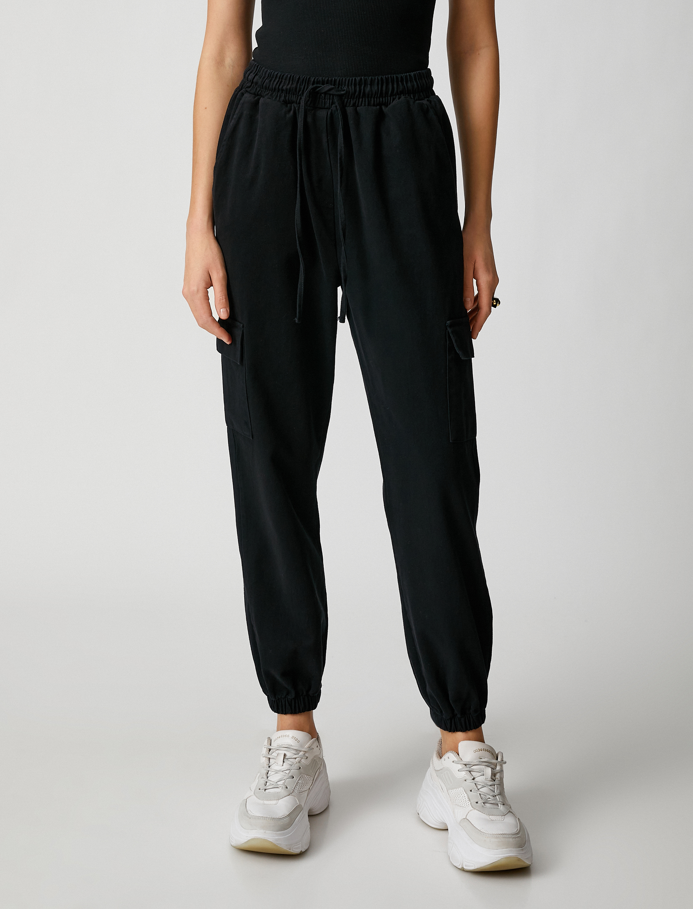   Kargo Pantolon Beli Bağcıklı Yanları Cep Detaylı