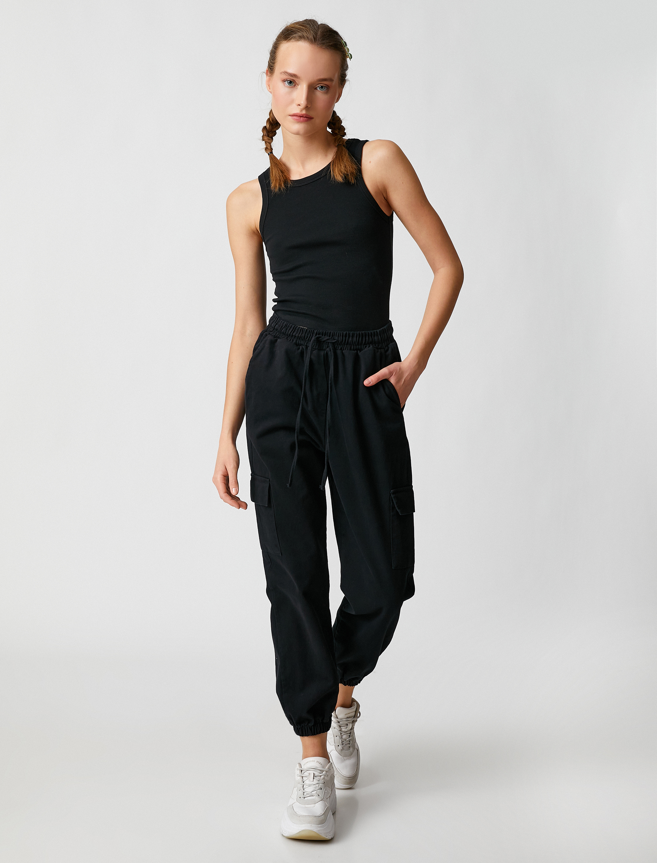   Kargo Pantolon Beli Bağcıklı Yanları Cep Detaylı