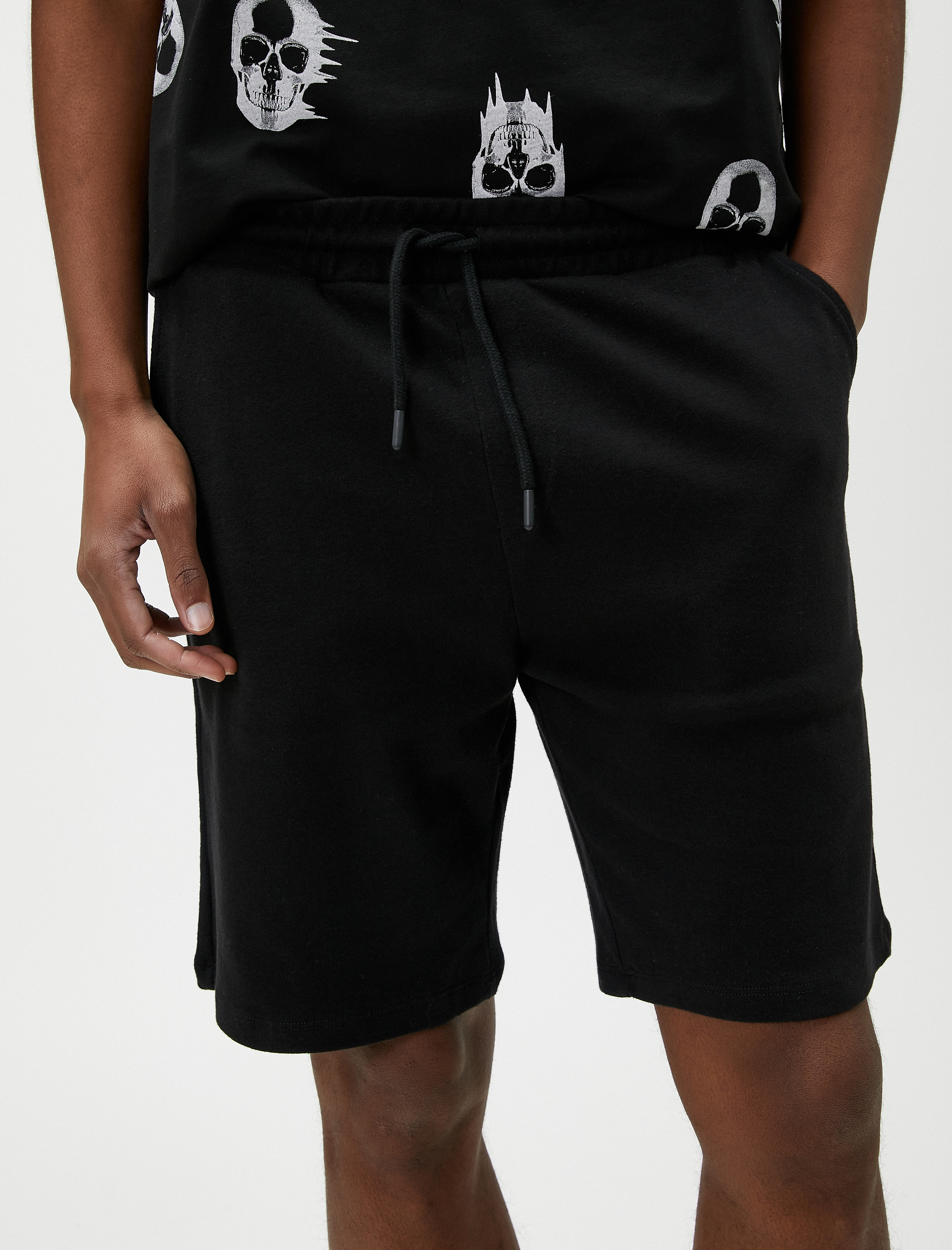   Beli Bağcıklı Şort Cep Detaylı Dar Kesim