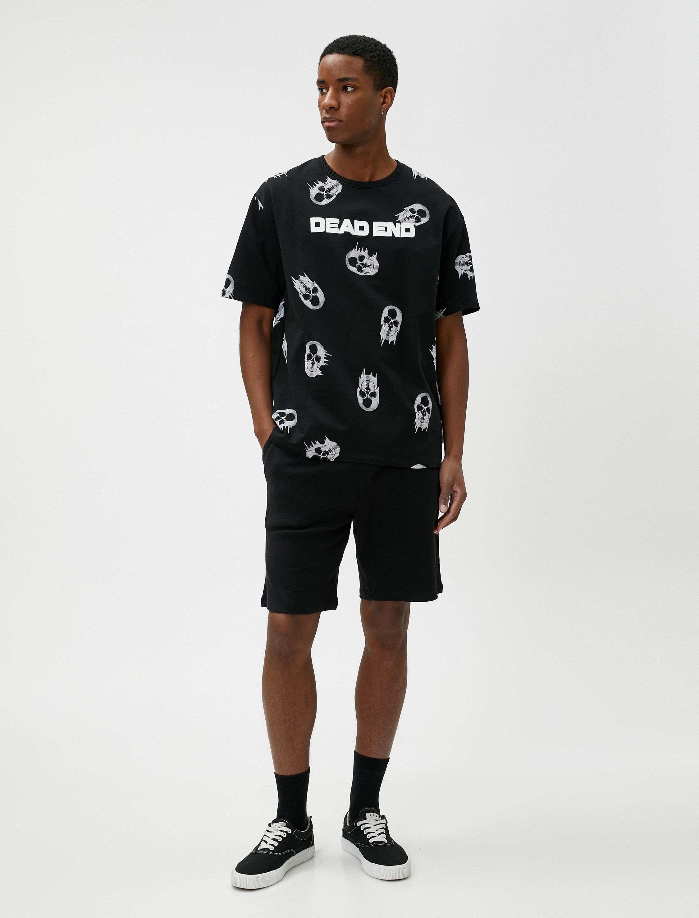   Beli Bağcıklı Şort Cep Detaylı Dar Kesim