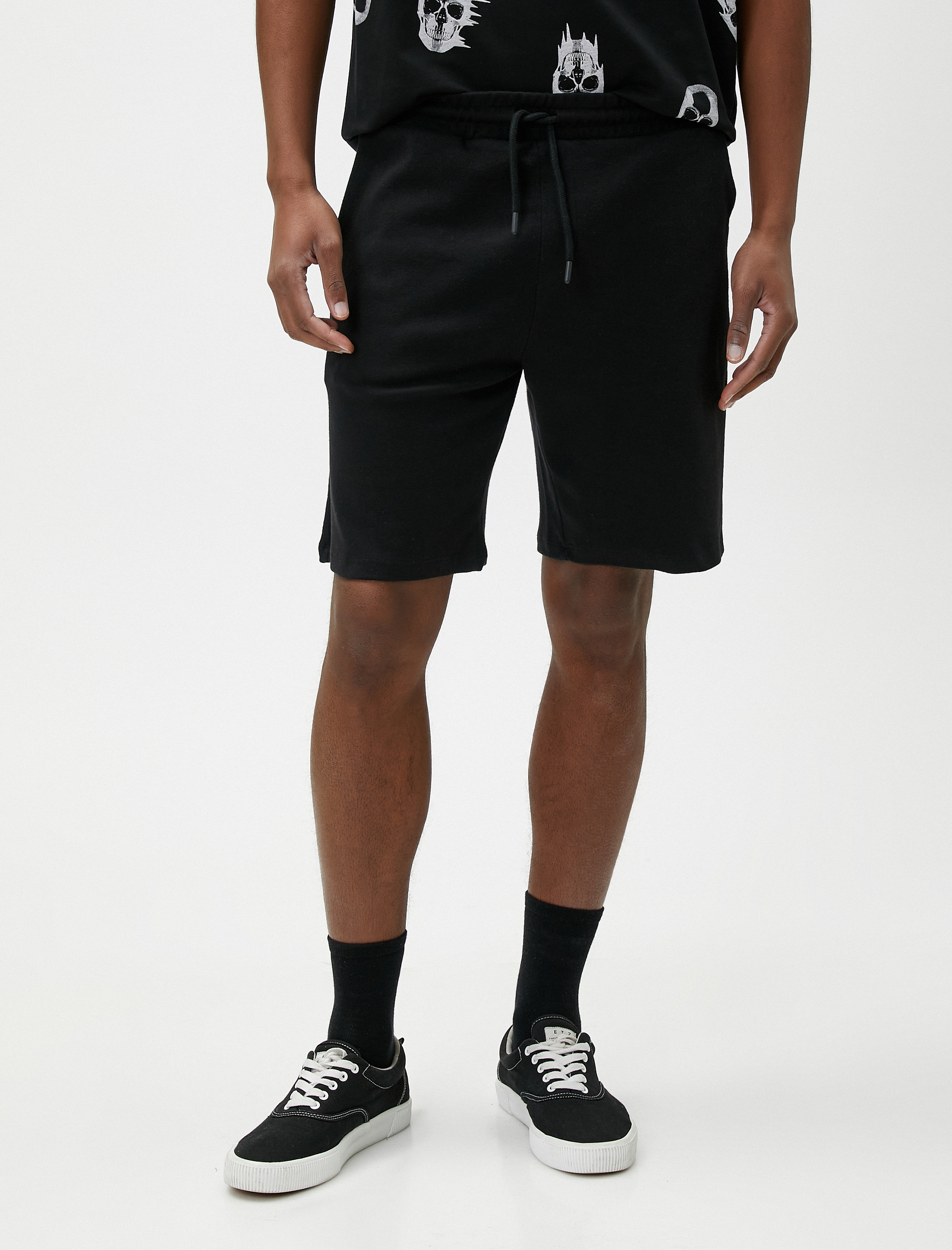   Beli Bağcıklı Şort Cep Detaylı Dar Kesim