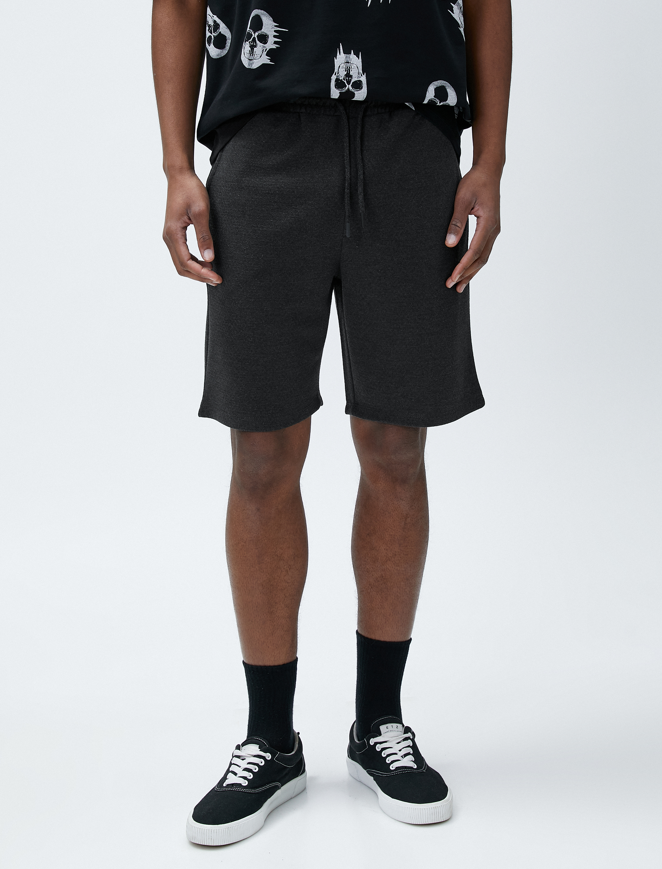   Beli Bağcıklı Bermuda Şort Cep Detaylı