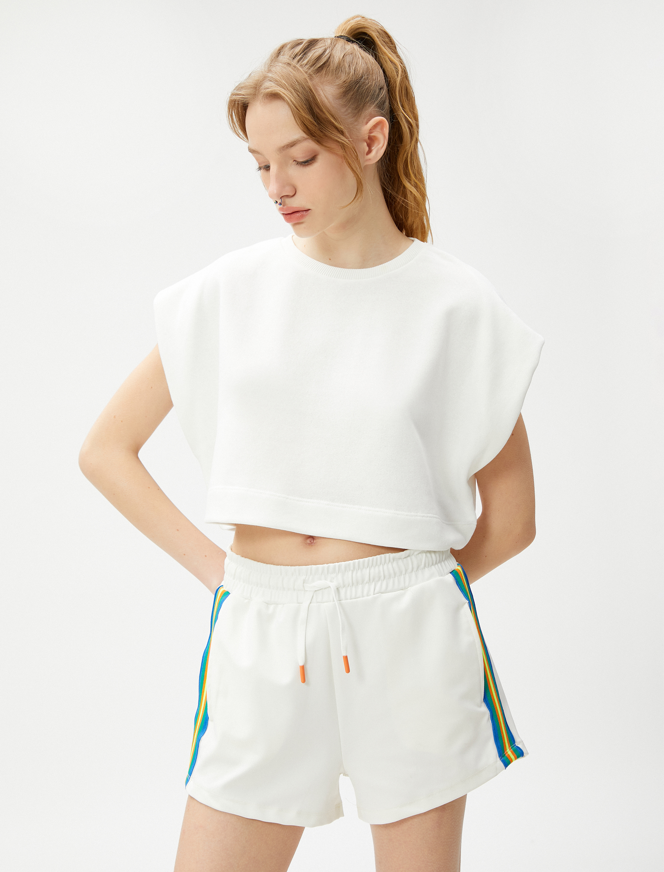   Crop Spor Tişört Düşük Kollu