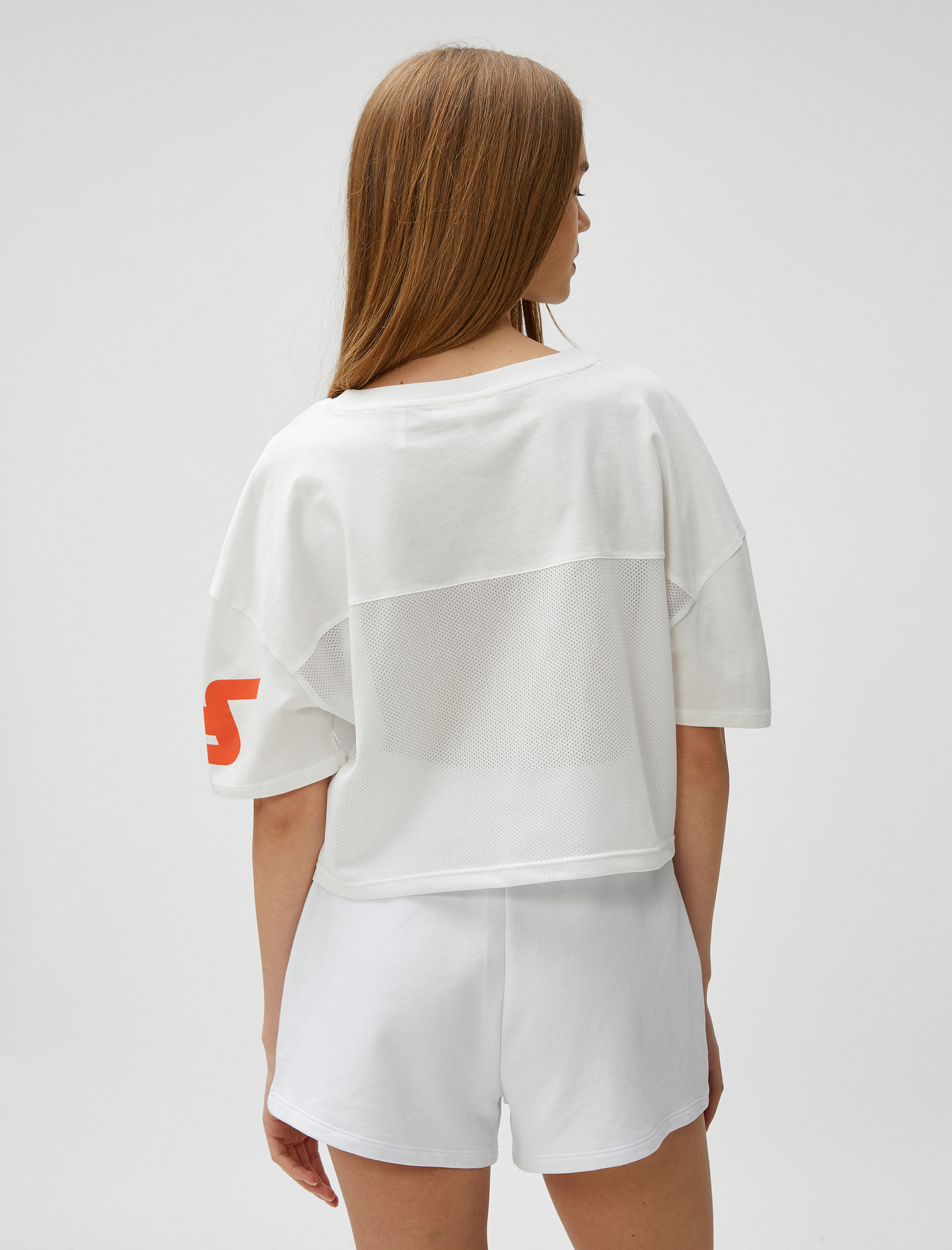   Crop Tişört File Baskılı V Yaka Kısa Kollu