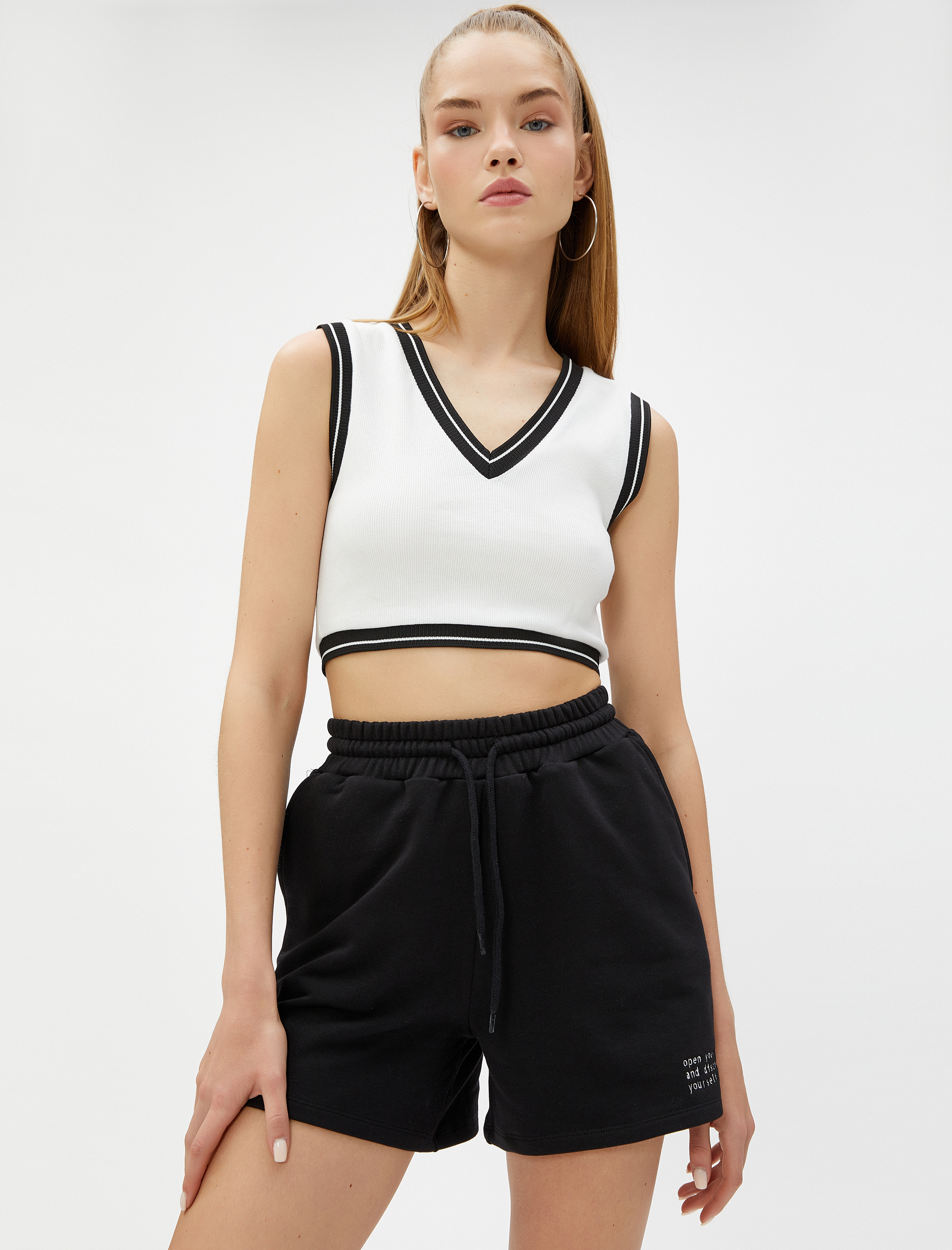   Mini Şort Beli Bağcıklı Cep Detaylı