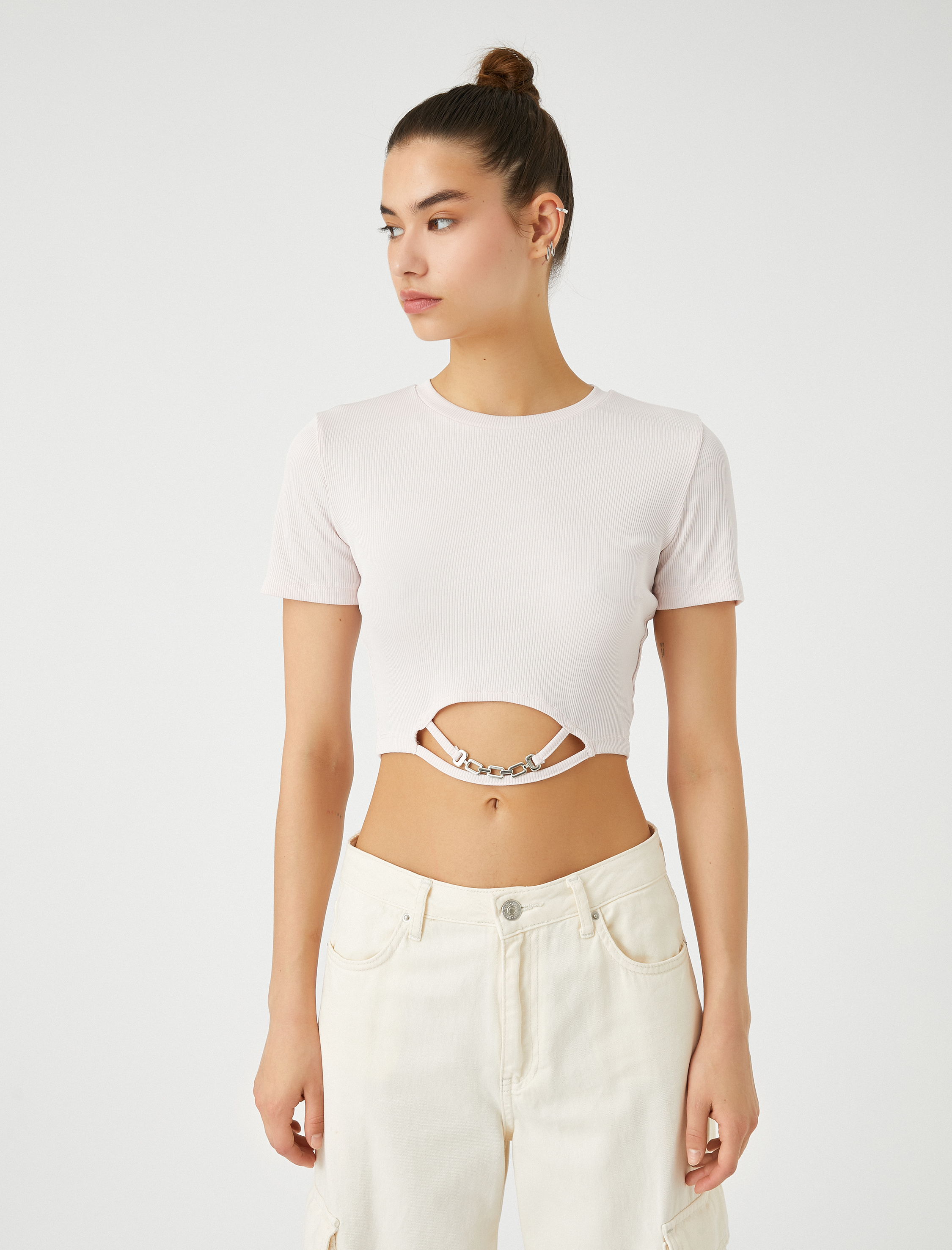   Crop Tshirt Kısa Kollu Bisiklet Yaka Metal Aksesuarlı