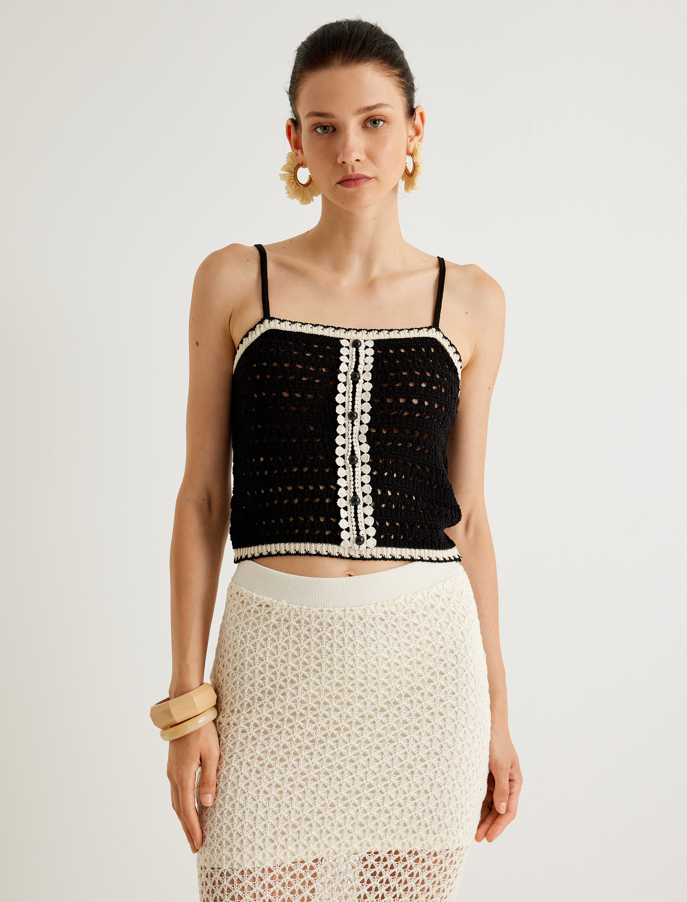   Koton X Melis Ağazat - Askılı Kroşe Üst Düğme Detaylı Renk Kontrastlı