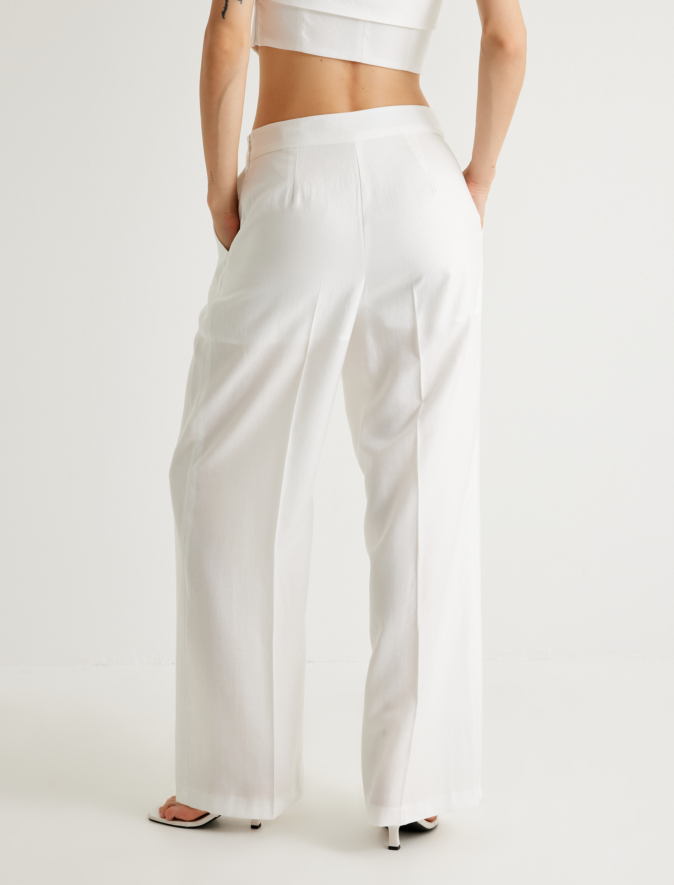   Koton X Melis Ağazat - Geniş Paça Pantolon Yarım Astarlı Pile Detaylı Cepli