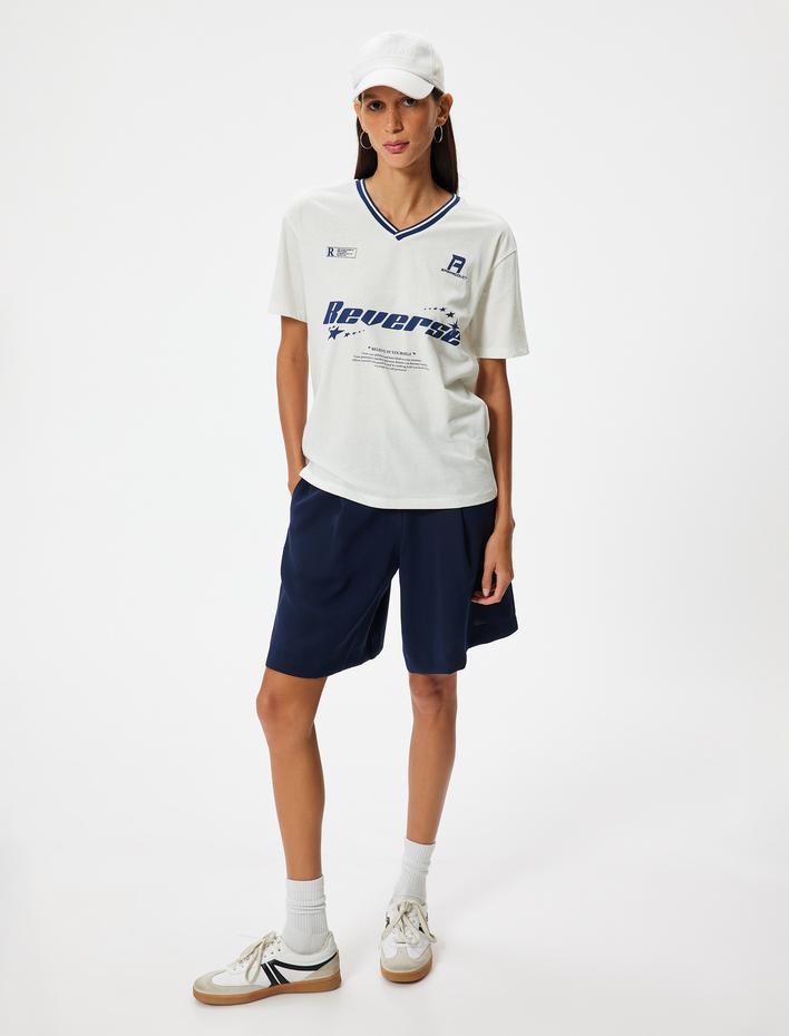  V Yaka Tişört Kolej Baskılı Biyeli Kısa Kollu Pamuklu