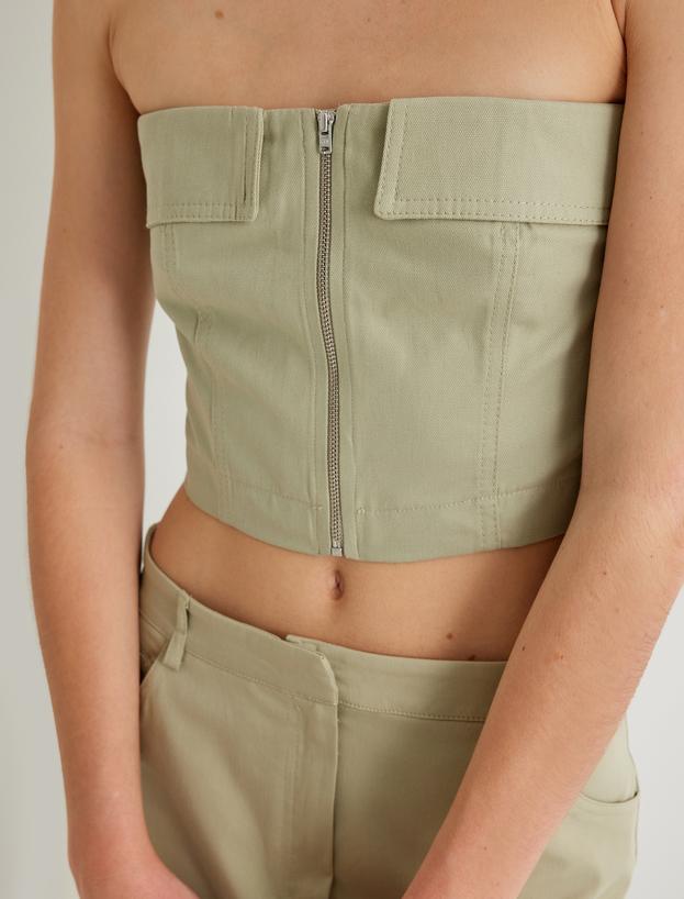 Koton X Sima Tarkan - Crop Straplez Üst Fermuarlı Kat Detaylı Slim Fit_4