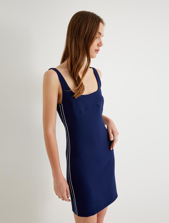  Koton X Sima Tarkan - Mini Bodycon Elbise Sırt Dekolteli Kolsuz Yanları Şerit Detaylı