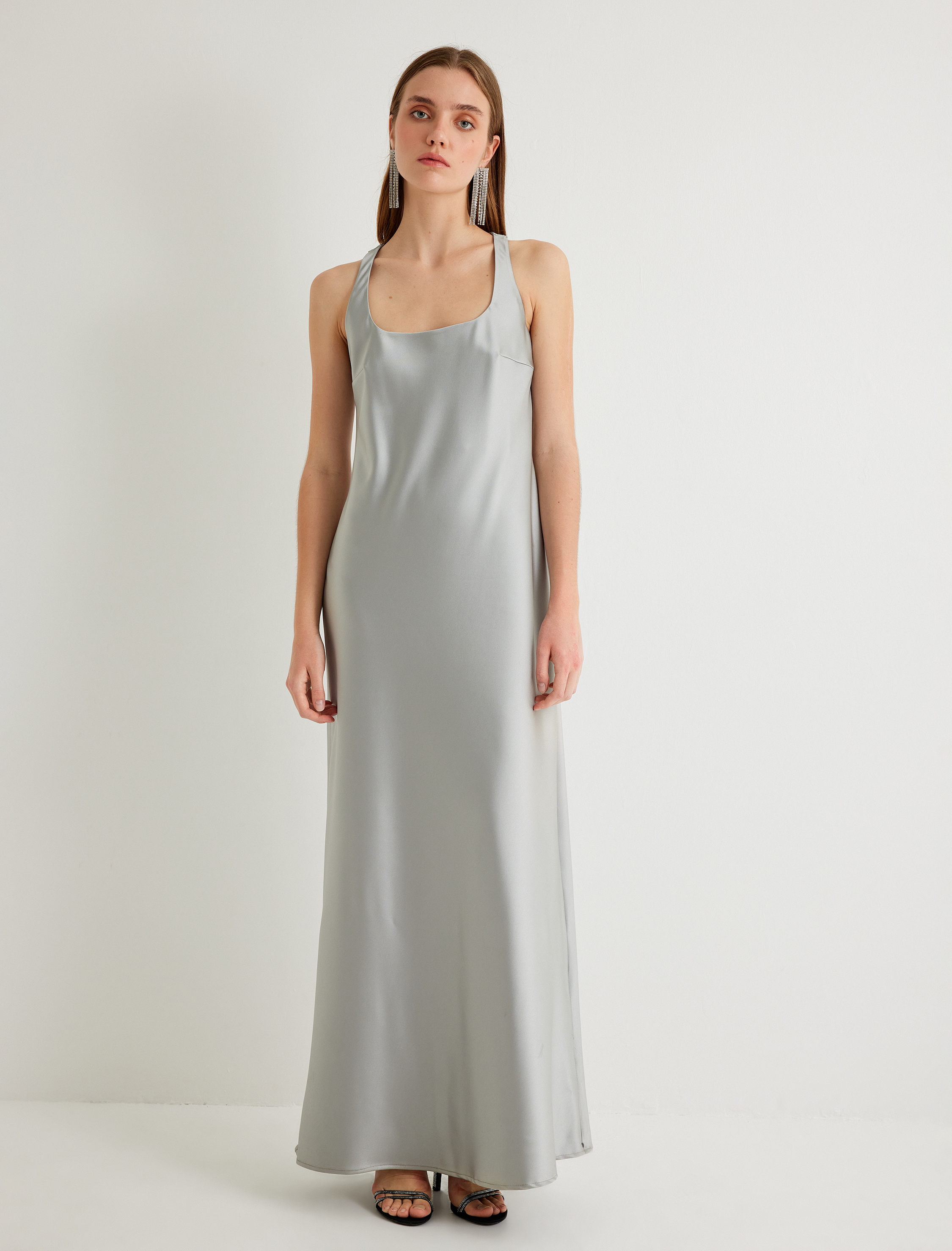   Saten Elbise Uzun Halter Yaka Kolsuz