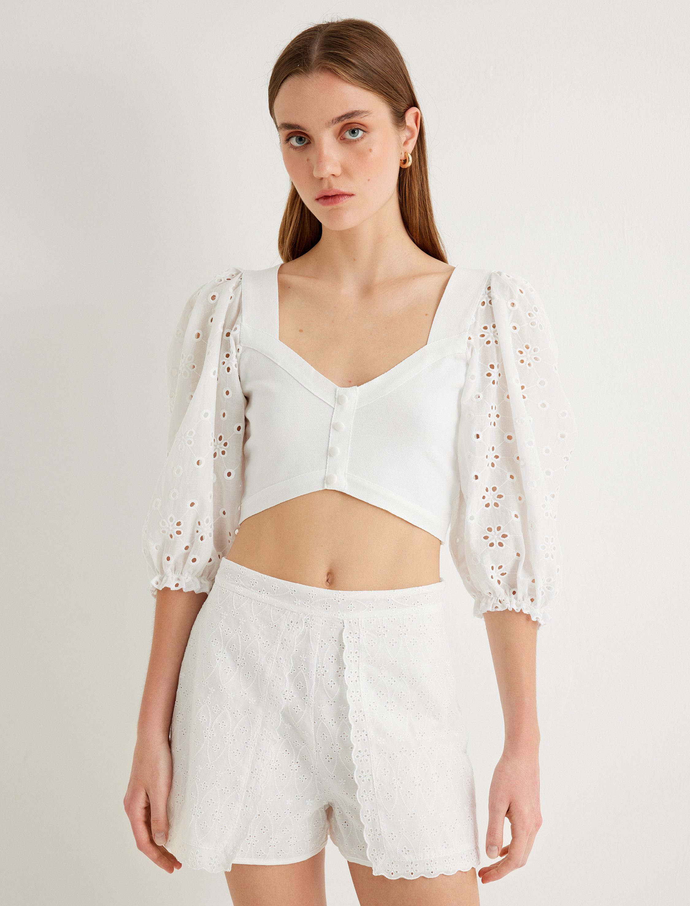   Balon Kol Crop Fisto Üst Düğme Detaylı V Yaka