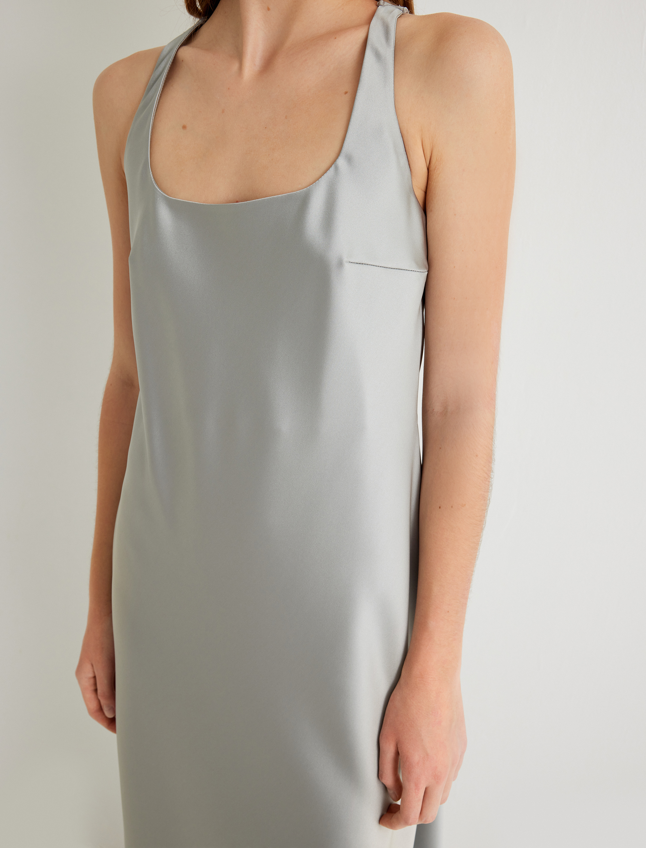   Saten Elbise Uzun Halter Yaka Kolsuz