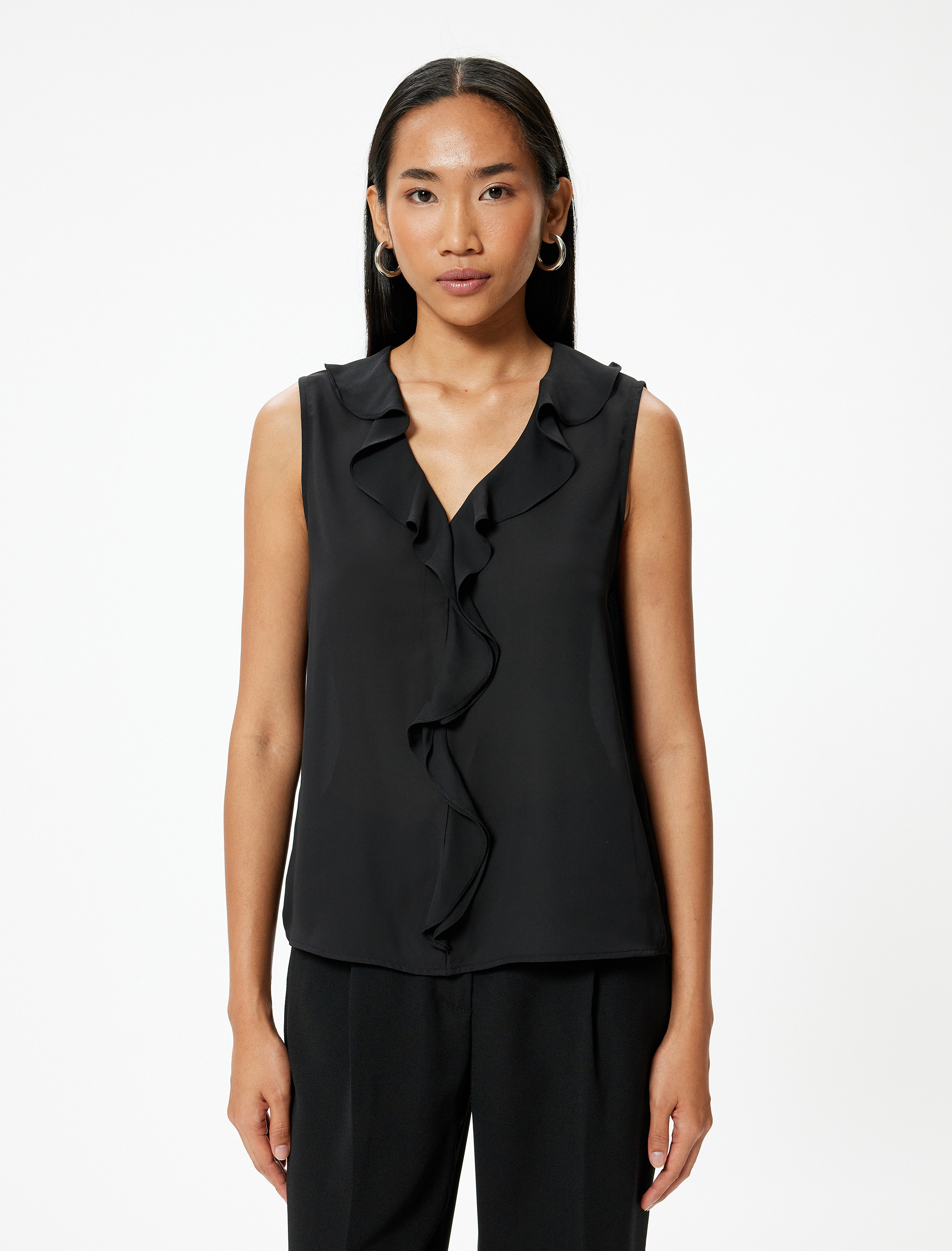   Kolsuz Fırfırlı Şifon Bluz V Yaka