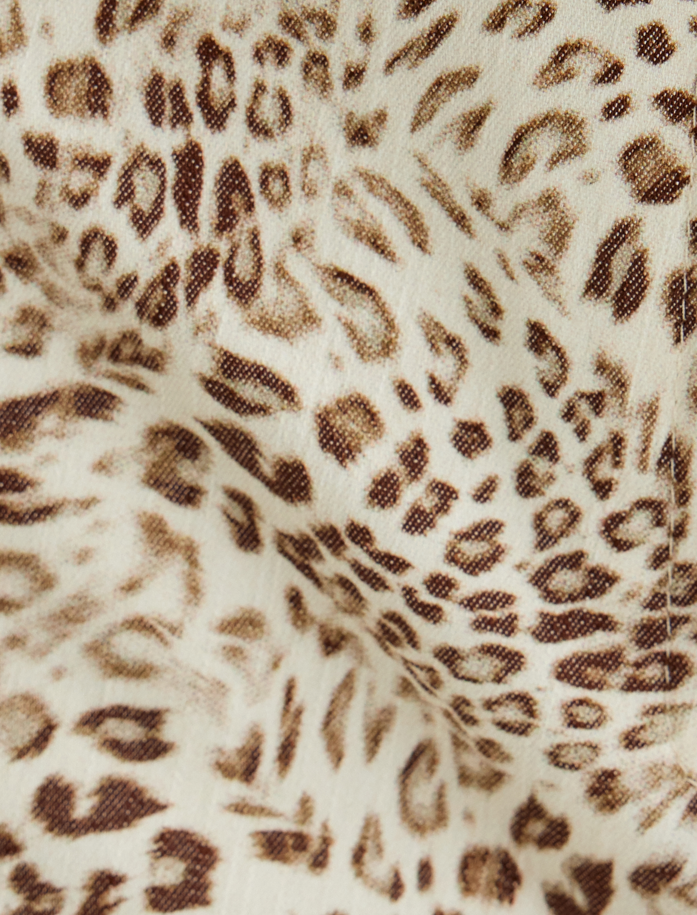   Koton X Sima Tarkan - Leopar Desenli Şort Mini Boy Cepli Gabardin Kumaş