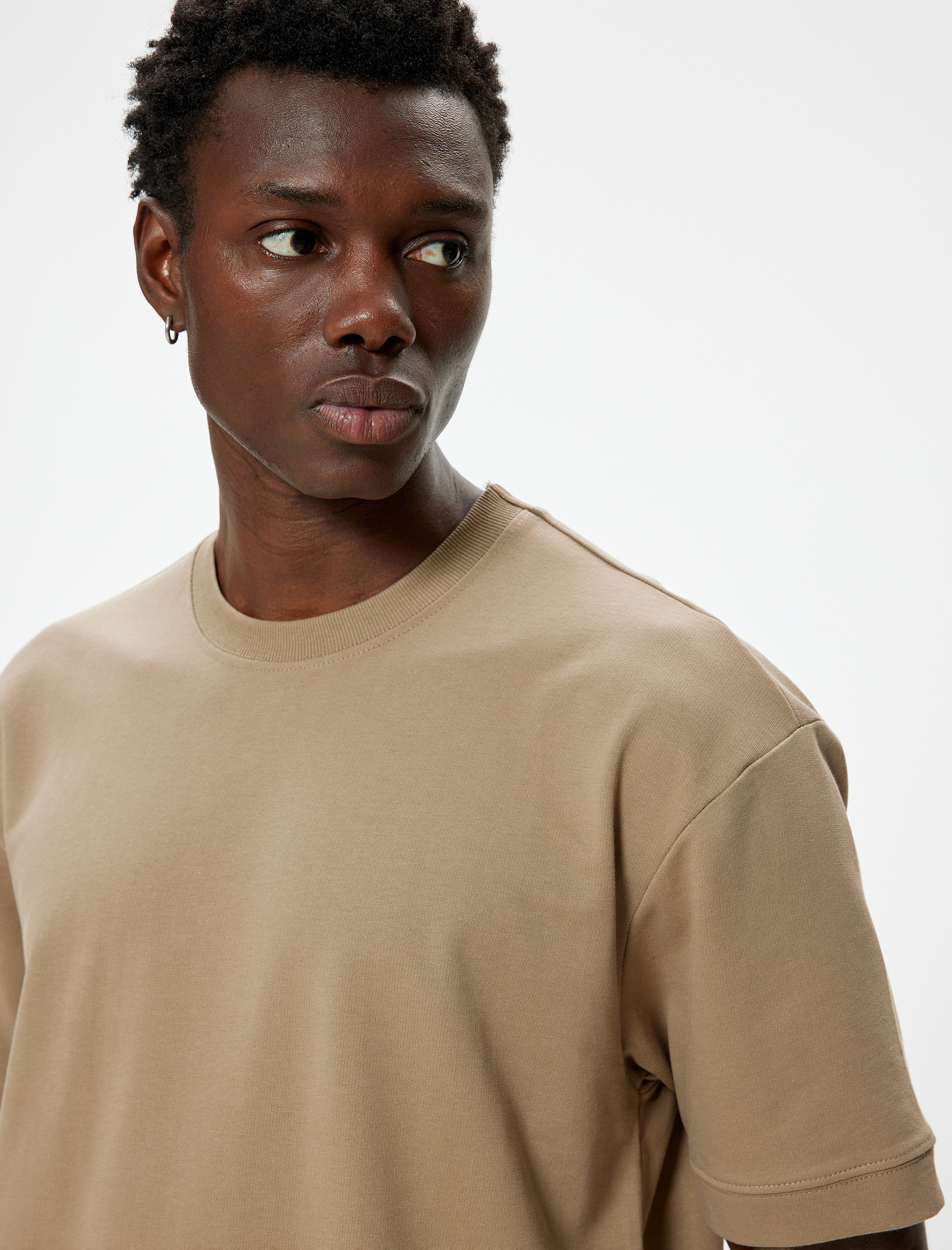   Pamuklu Kısa Kollu Bisiklet Yaka Oversize Tişört