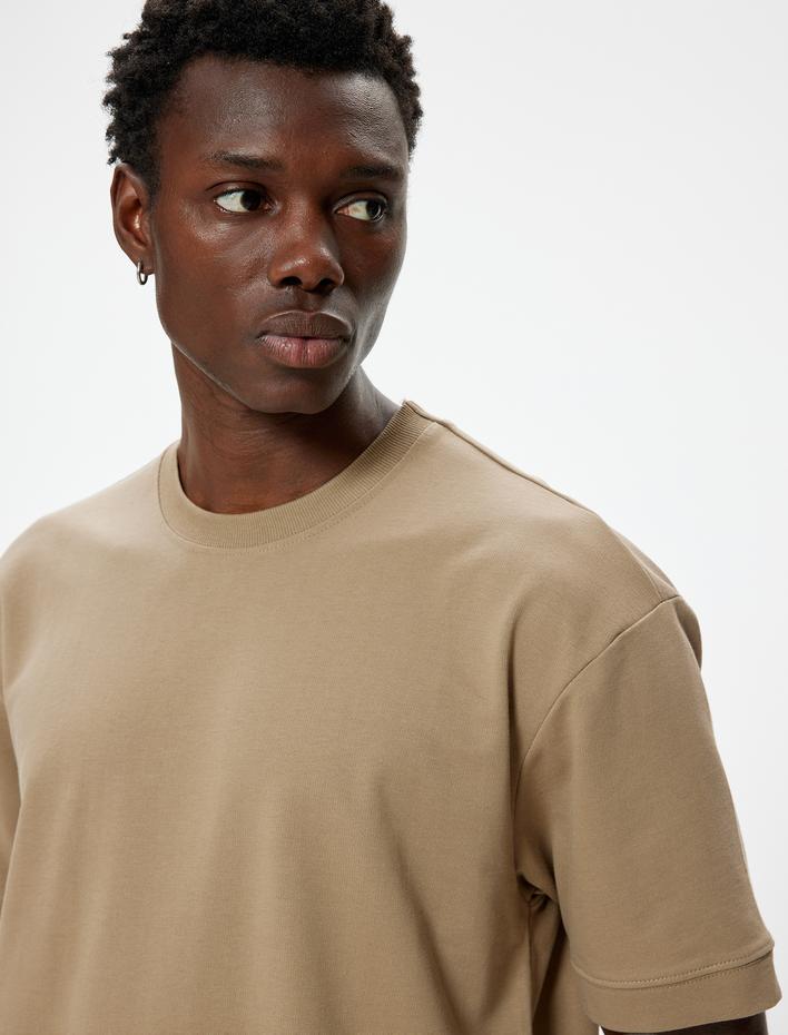  Pamuklu Kısa Kollu Bisiklet Yaka Oversize Tişört