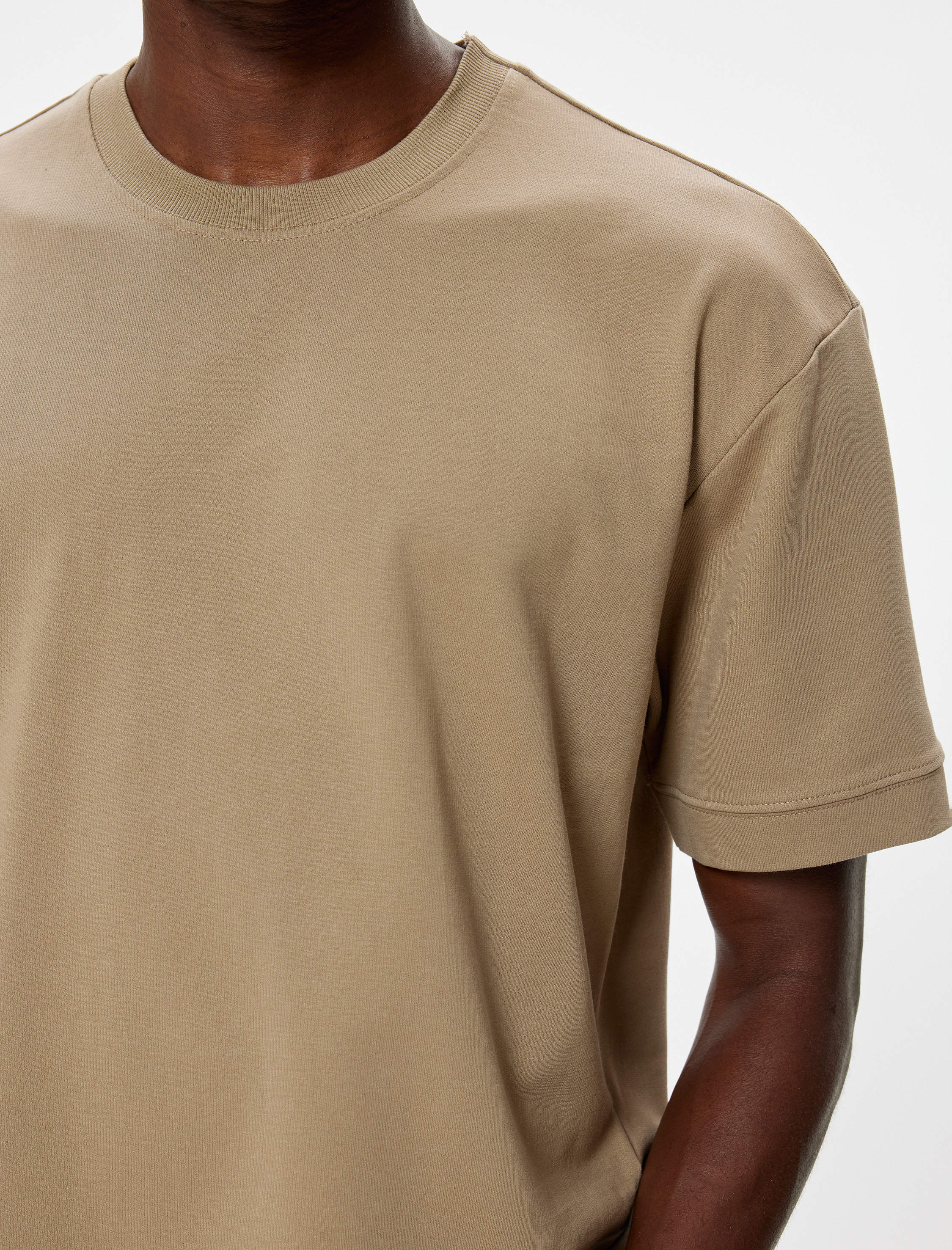   Pamuklu Kısa Kollu Bisiklet Yaka Oversize Tişört