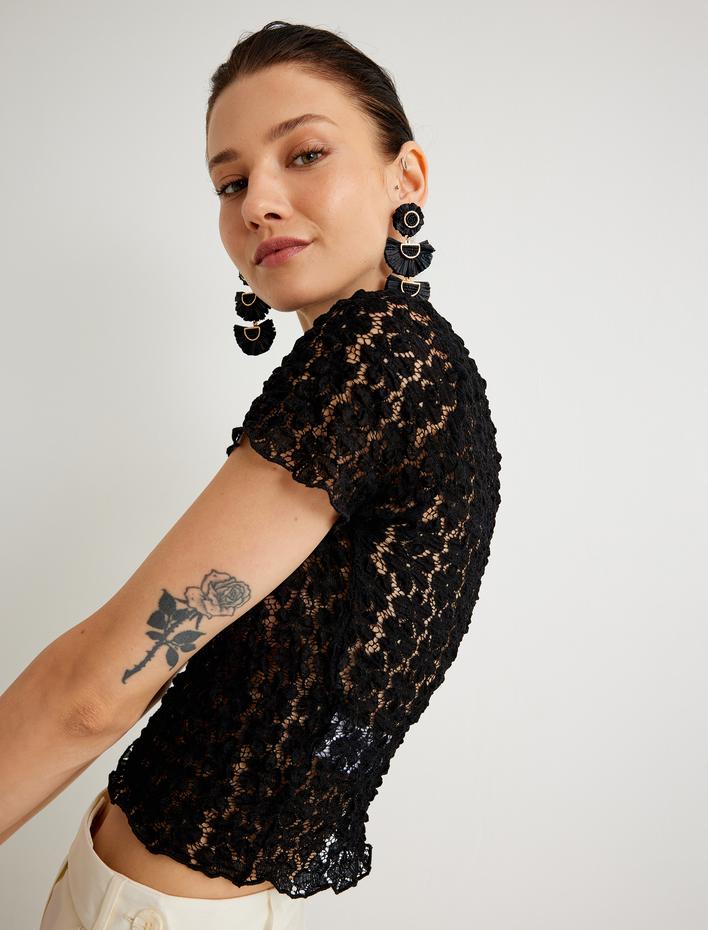  Koton X Melis Ağazat - Transparan Çiçekli Danteli Tişört Kısa Kolu Bisiklet Yaka