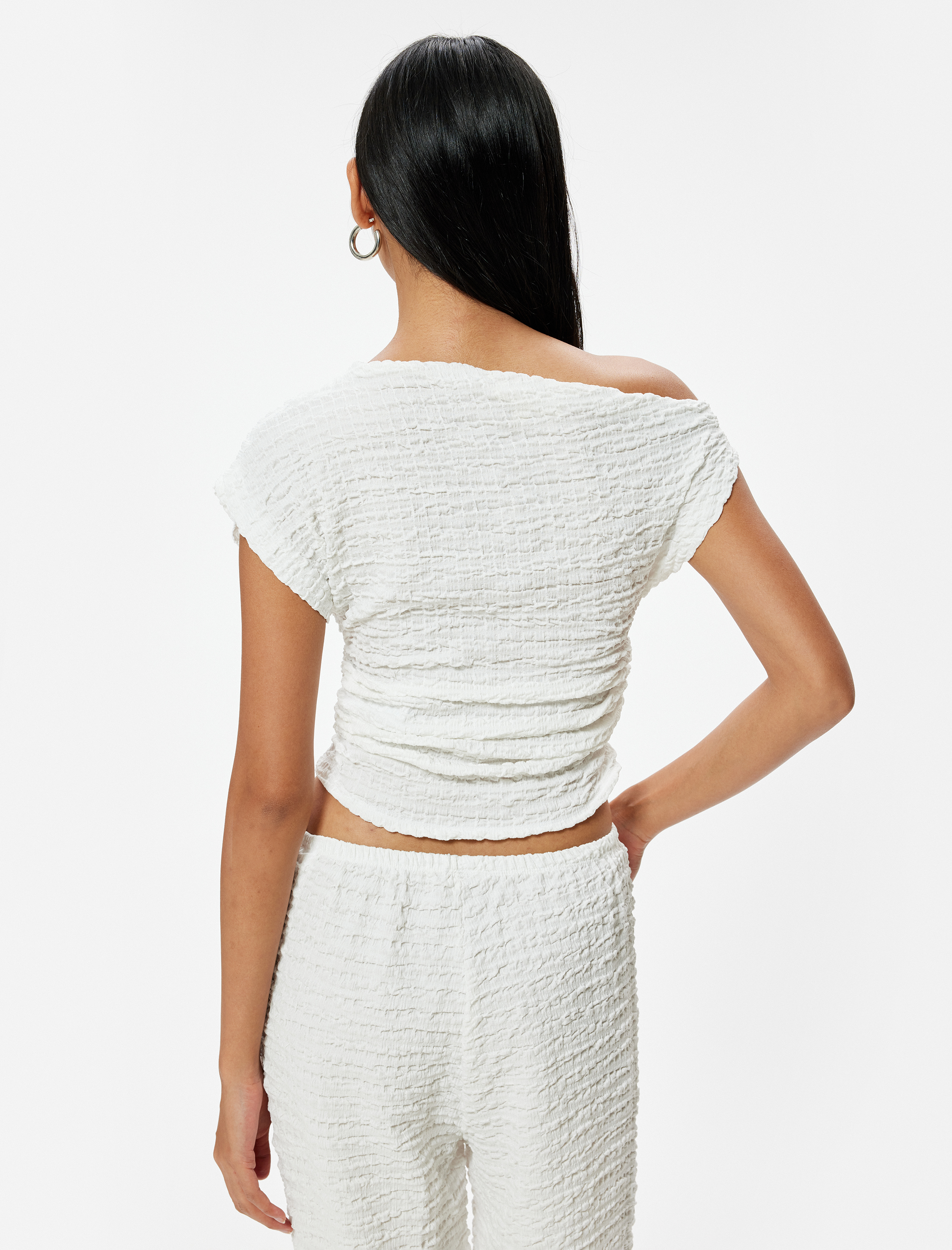   Tek Omuz Bluz Asimetrik Kesim Dokulu Kap Kol