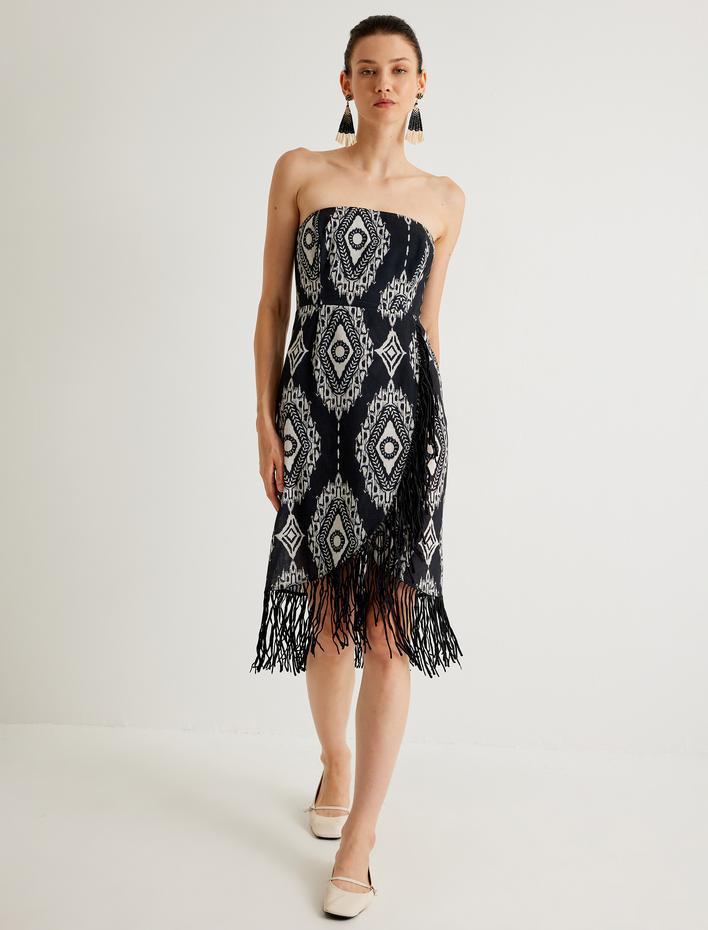  Koton X Melis Ağazat - Straplez Elbise Püskül Detaylı Midi Boy Etnik Desenli Slim Fit