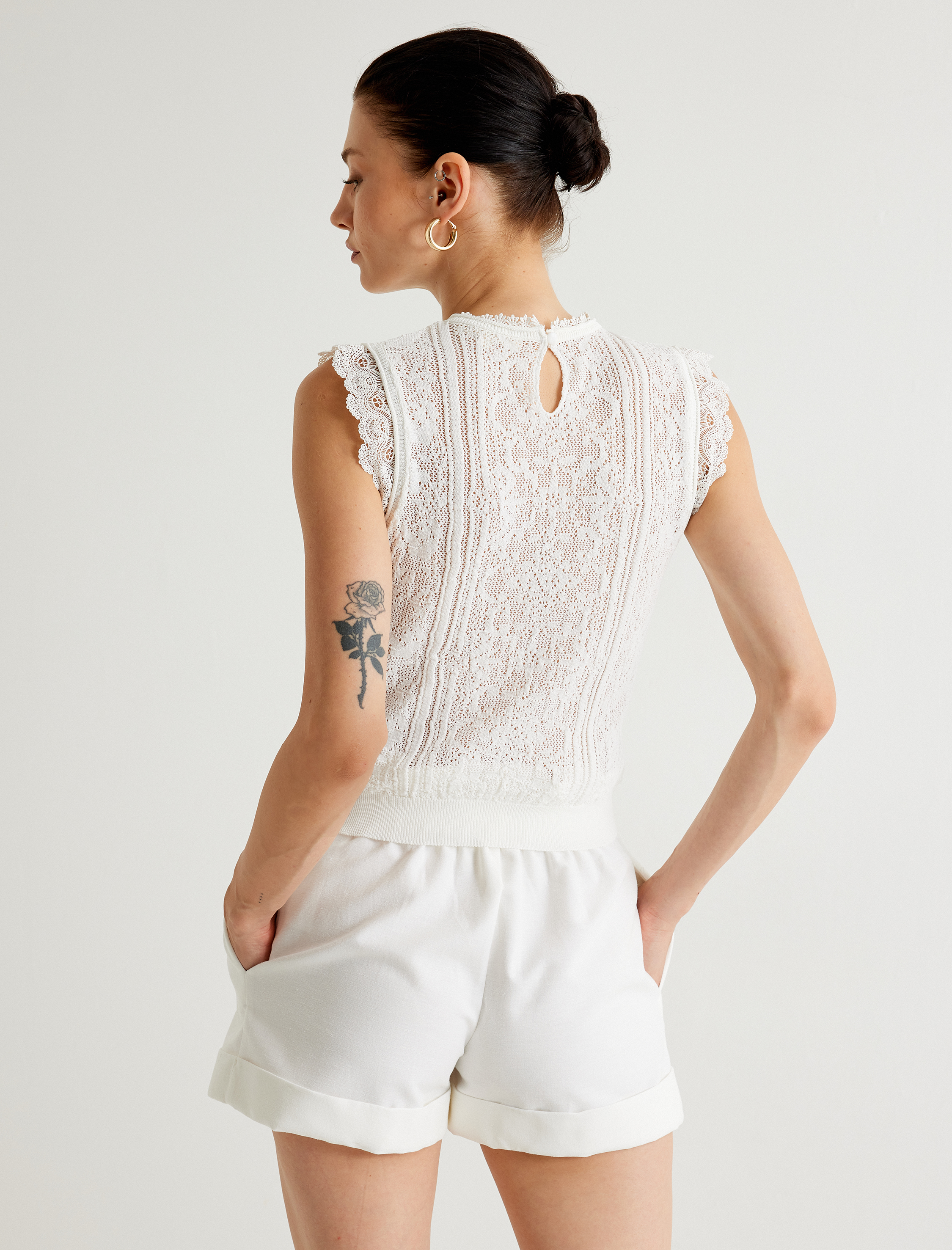   Koton X Melis Ağazat - Kroşe Üst Kolsuz Yuvarlak Yaka