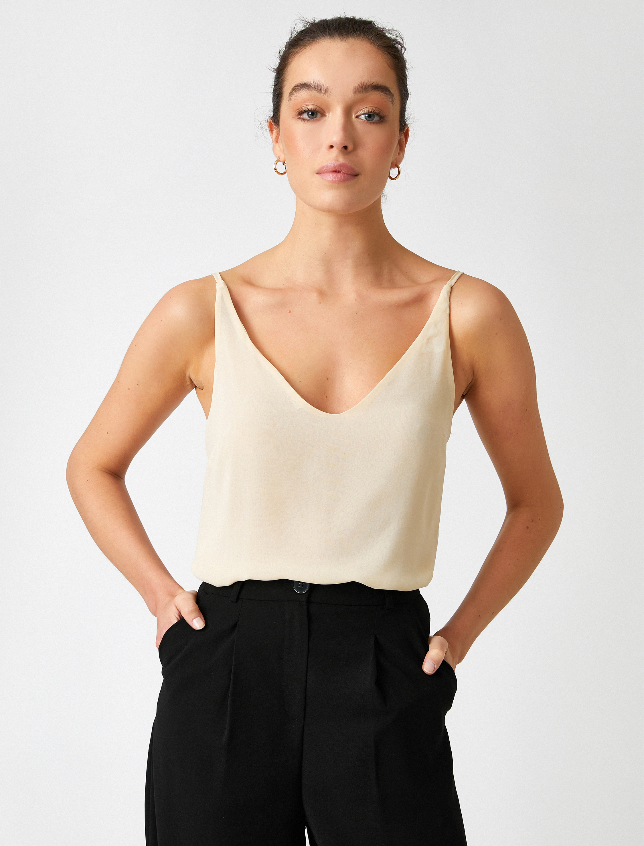   İnce Askılı V Yaka Atlet