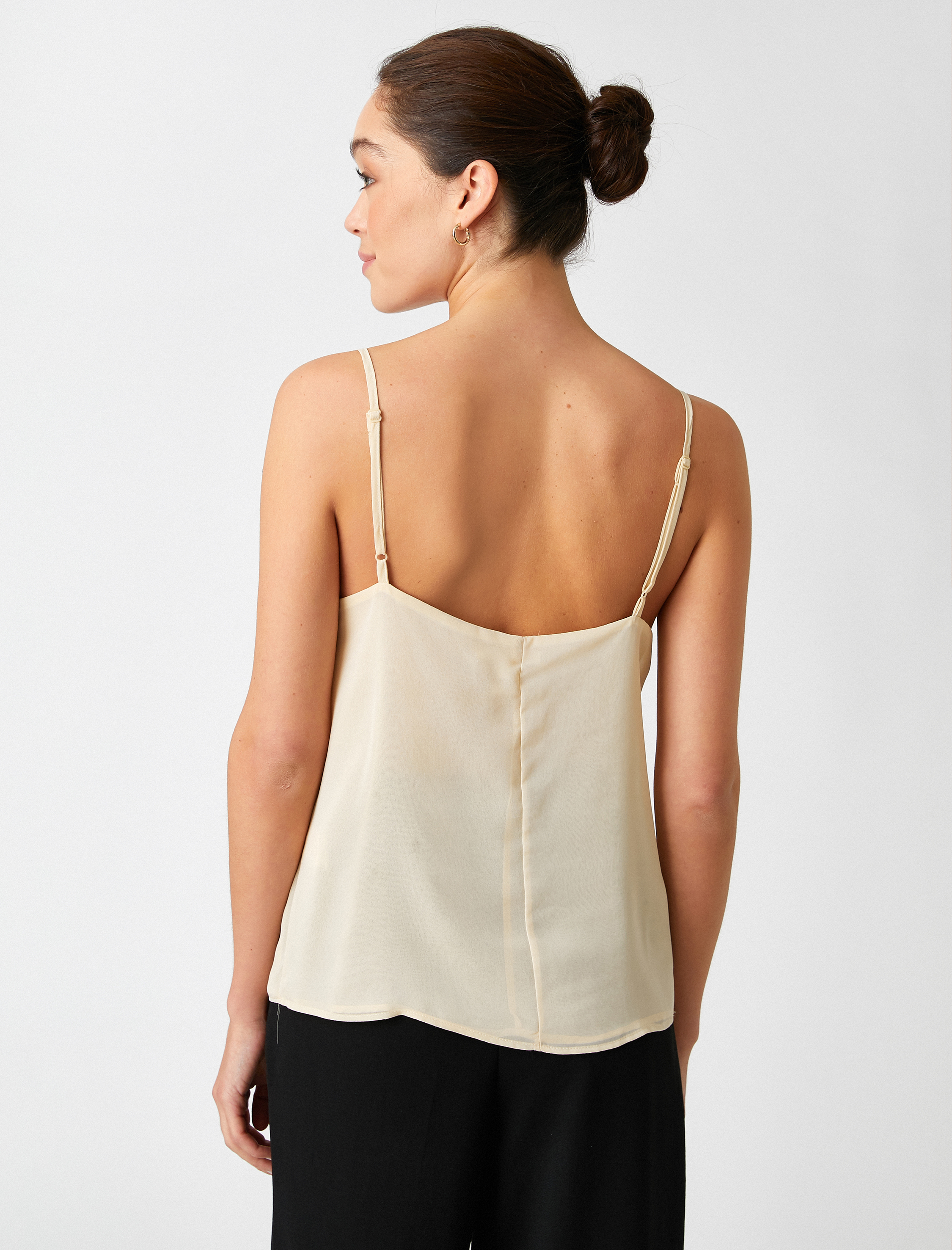   İnce Askılı V Yaka Atlet