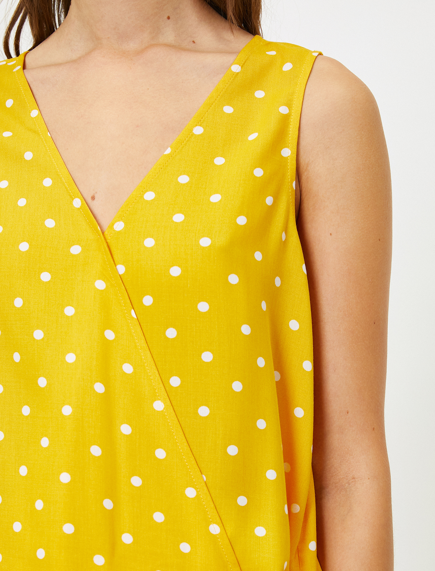   Puantiye Desenli Kısa Kollu Bluz