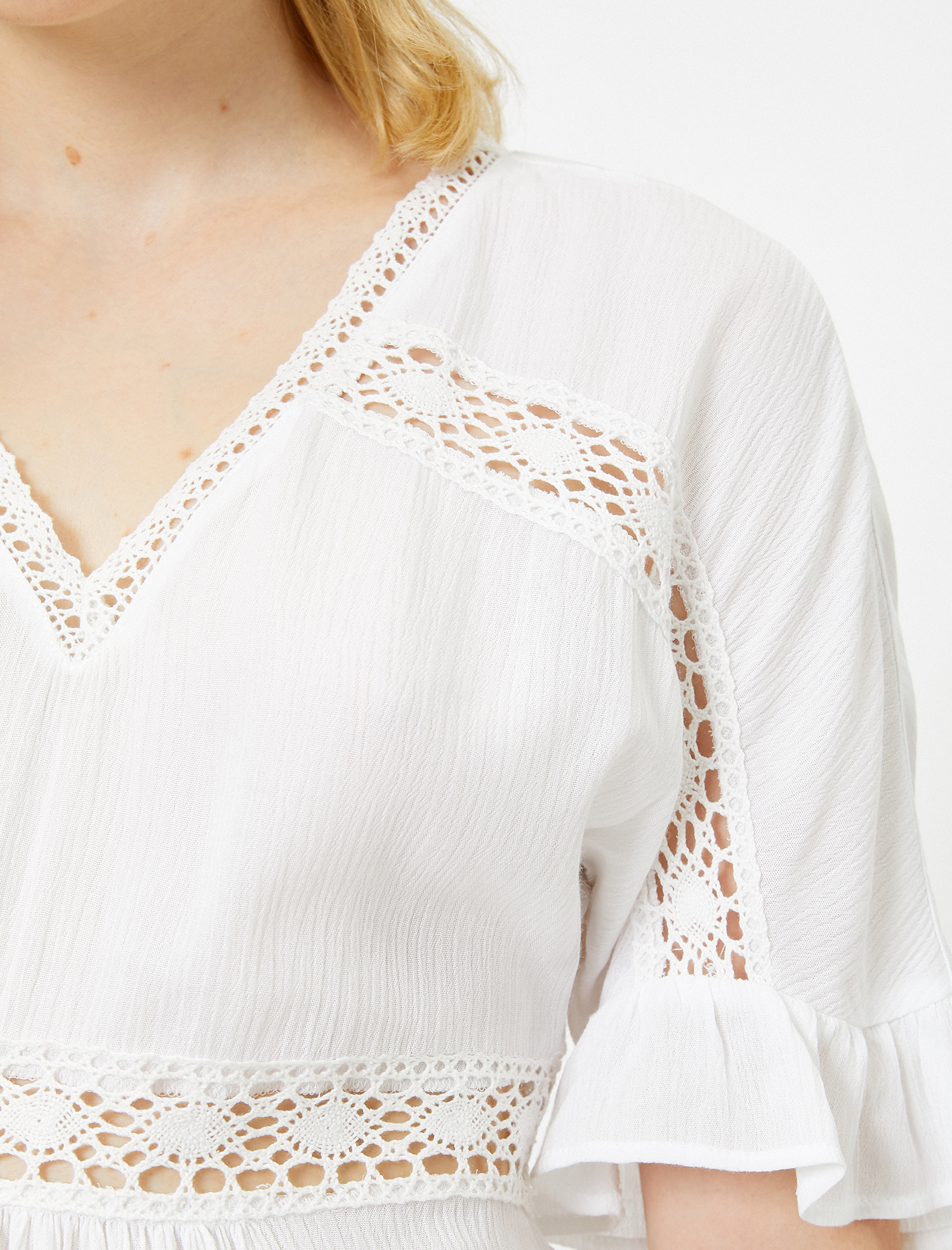   Dantel Detaylı Bluz