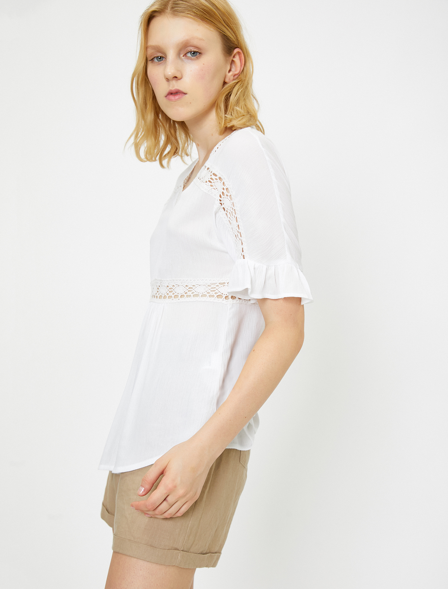   Dantel Detaylı Bluz