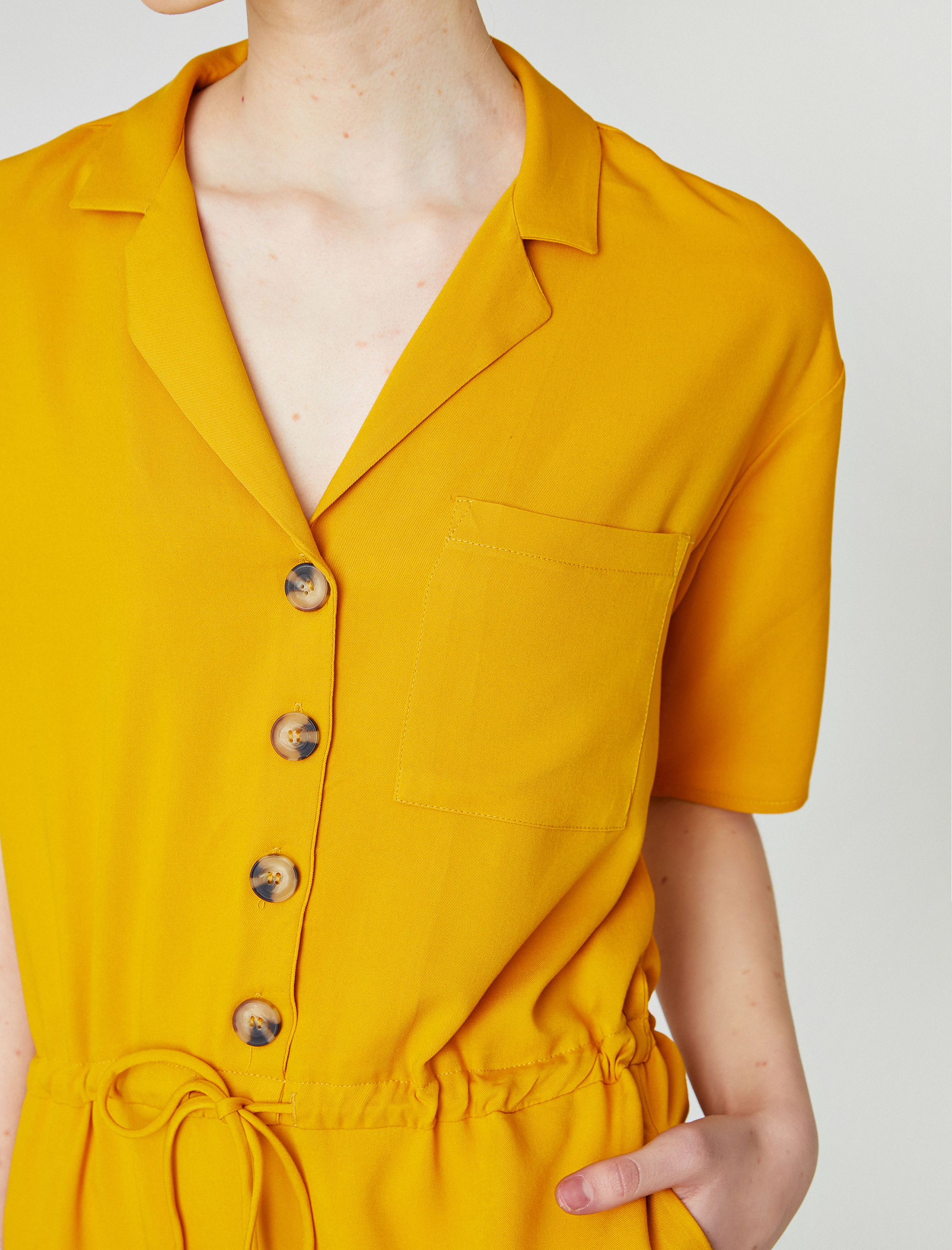   Düğme Detaylı Tulum