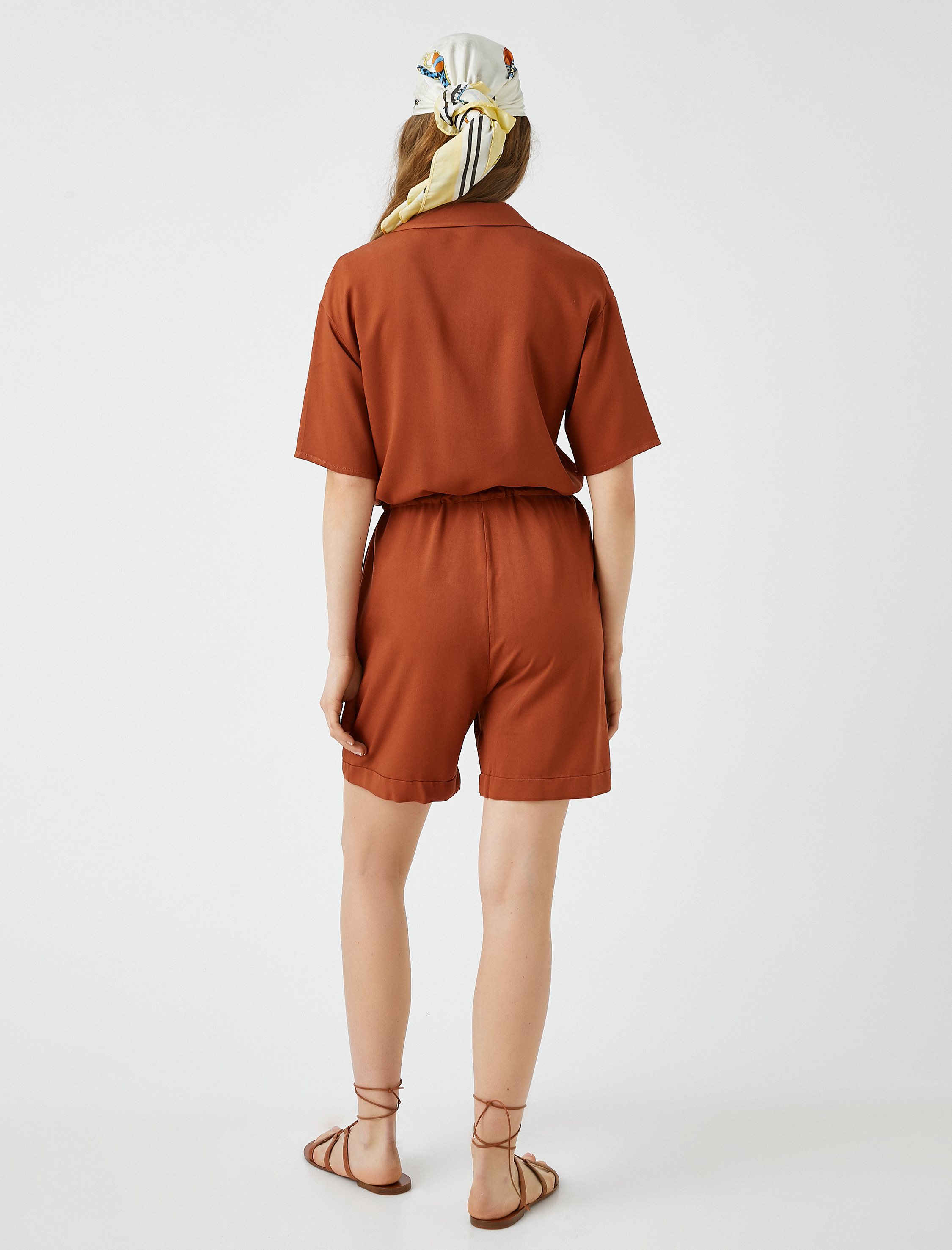   Düğme Detaylı Tulum