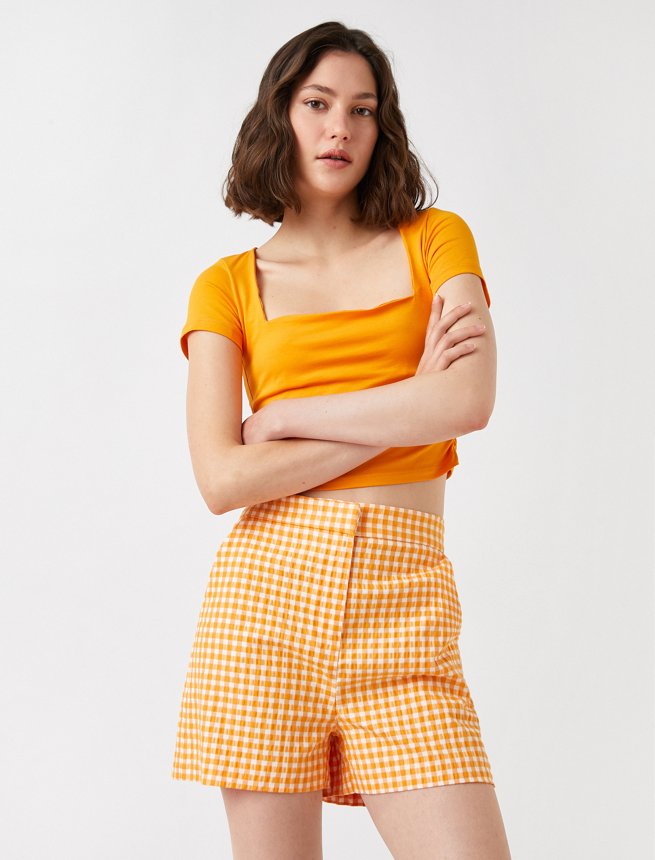   Kare Yaka Tişört Kısa Kollu Pamuklu