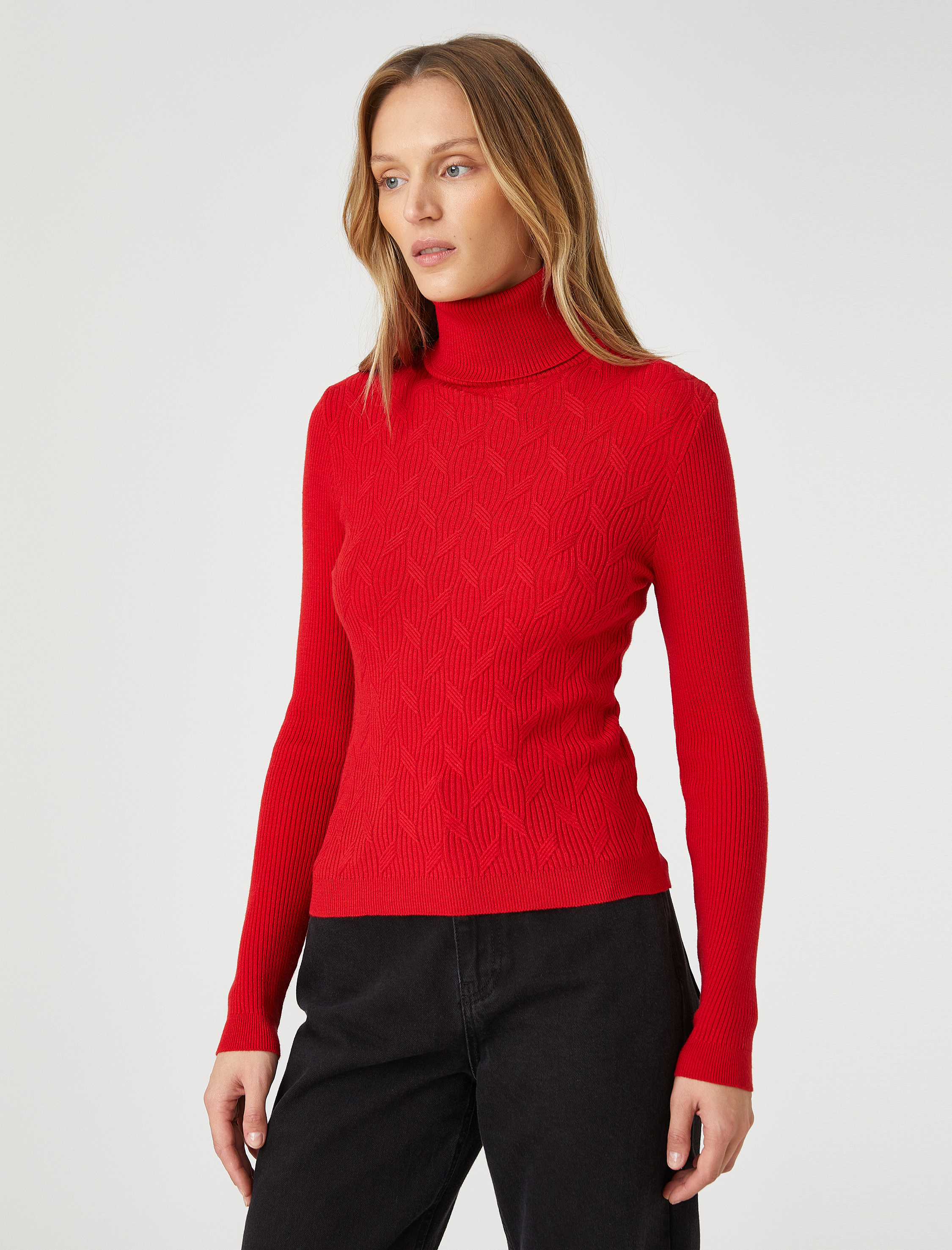   Melis Ağazat X Koton - Dar Kesim Desenli Boğazlı Kazak